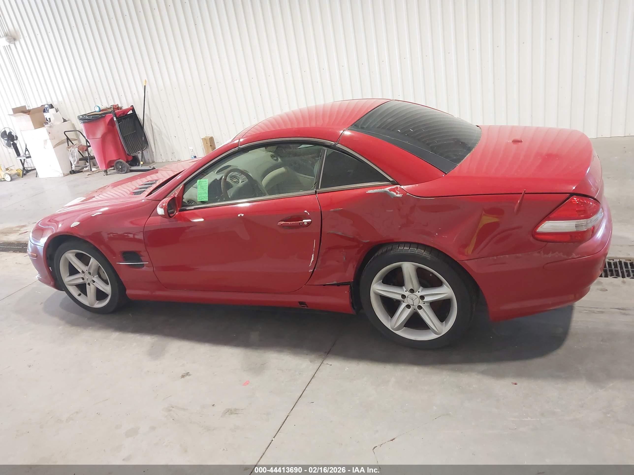 2008 Mercedes-benz Sl 550   Red vin: WDBSK71F58F139580