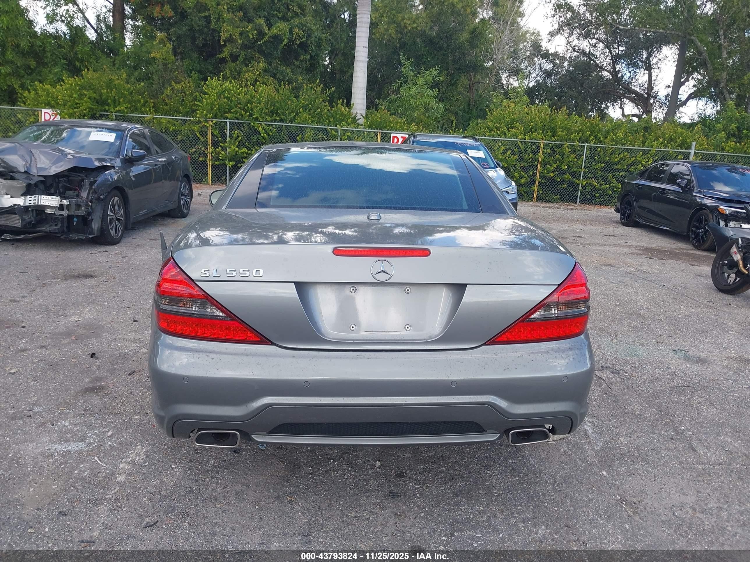 2009 Mercedes-benz Sl 550   Gray vin: WDBSK71F59F143498
