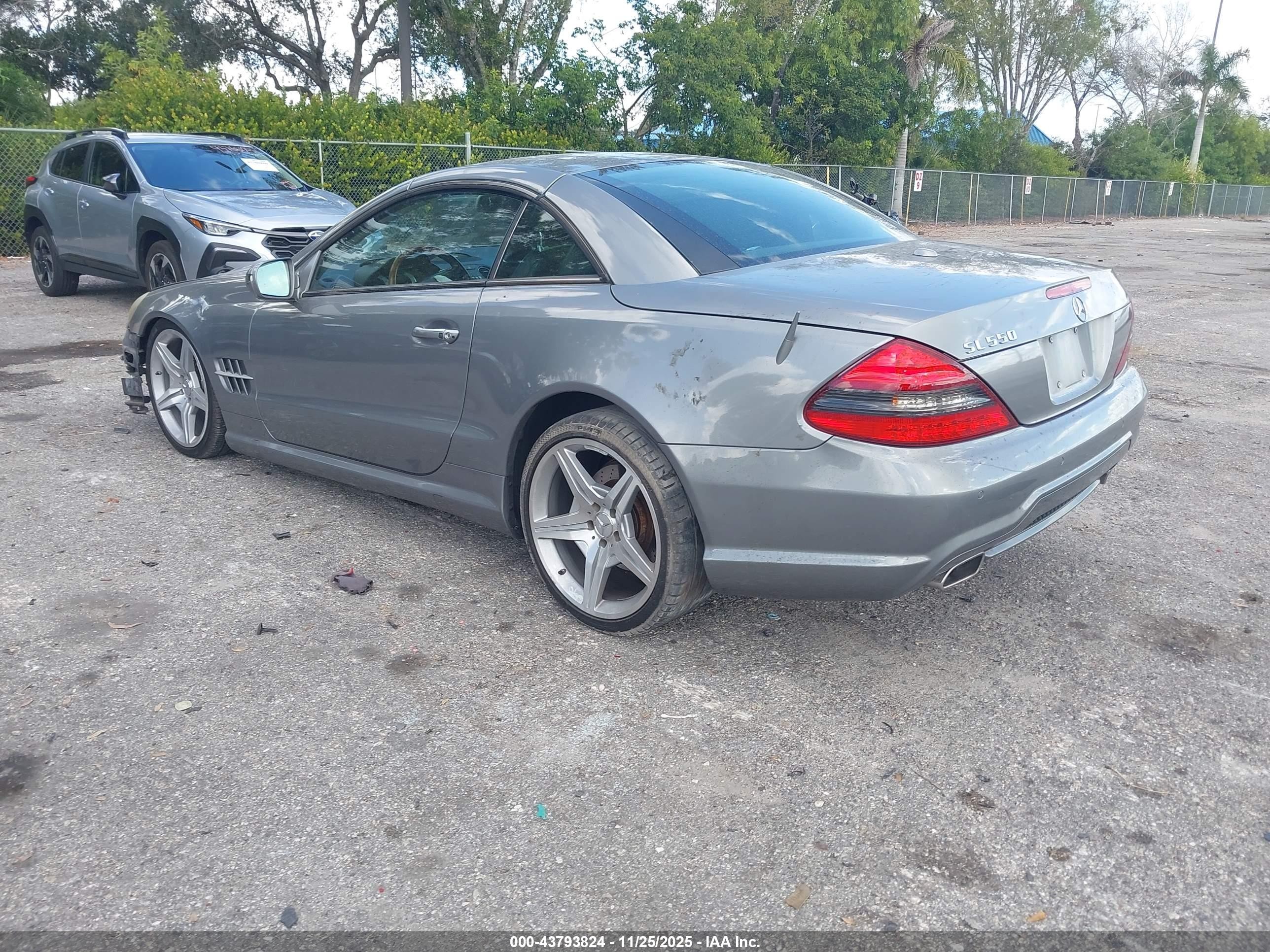 2009 Mercedes-benz Sl 550   Gray vin: WDBSK71F59F143498