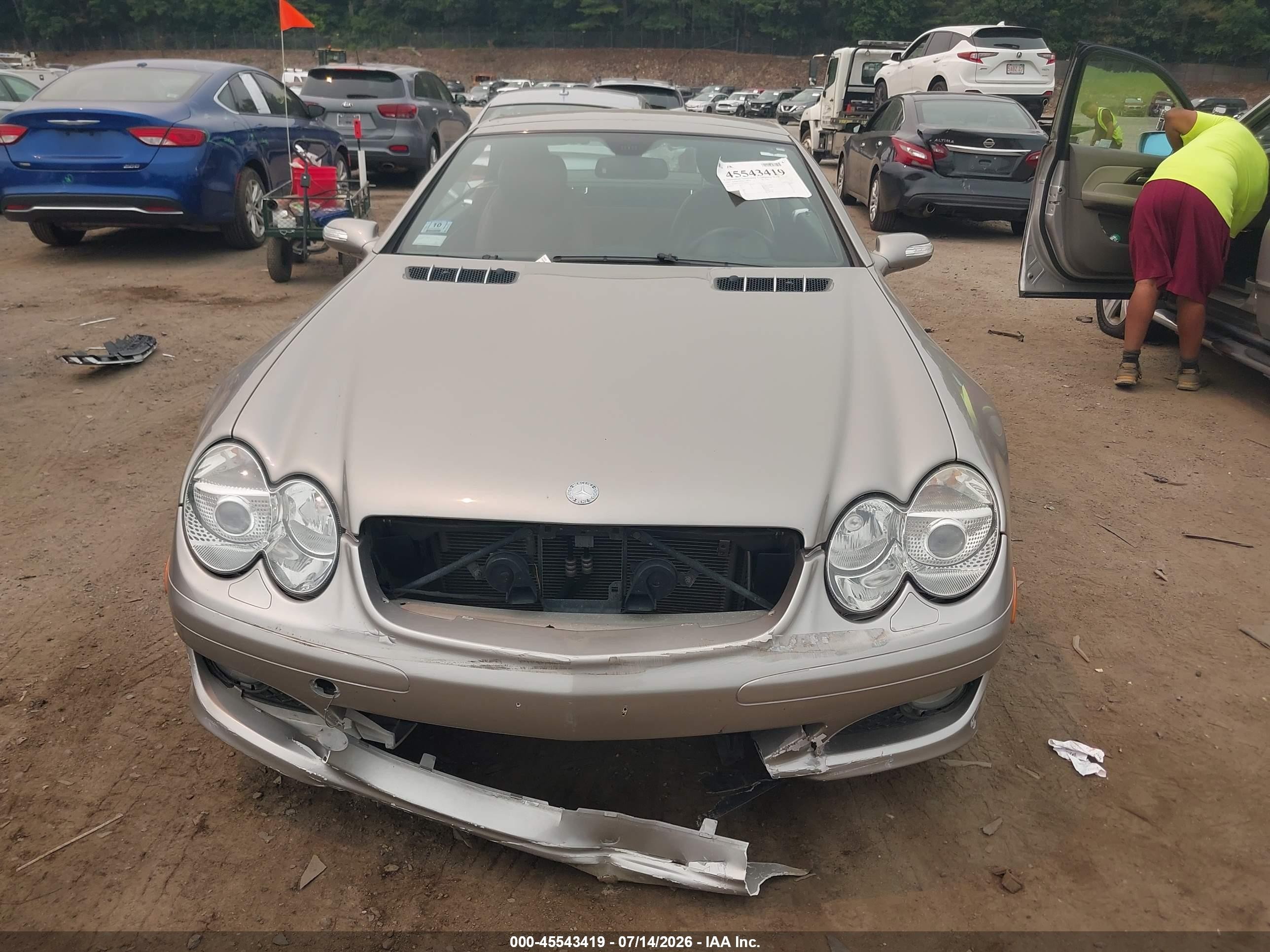 2007 Mercedes-benz Sl 550   Silver vin: WDBSK71F67F118848