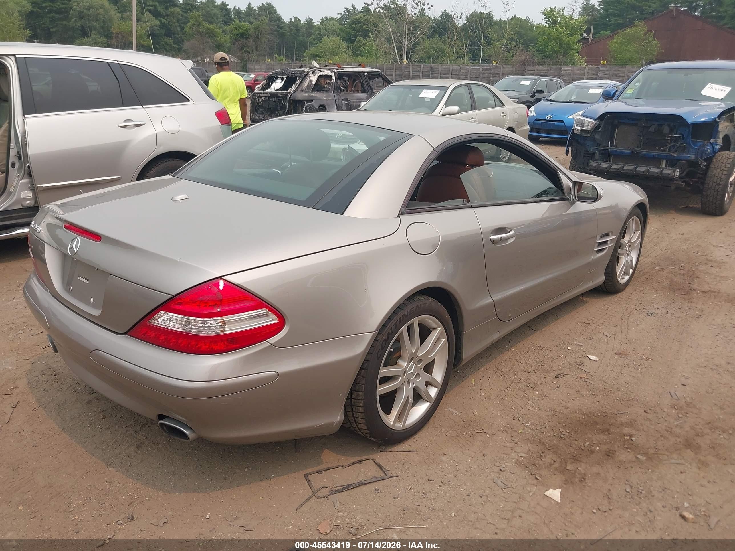 2007 Mercedes-benz Sl 550   Silver vin: WDBSK71F67F118848