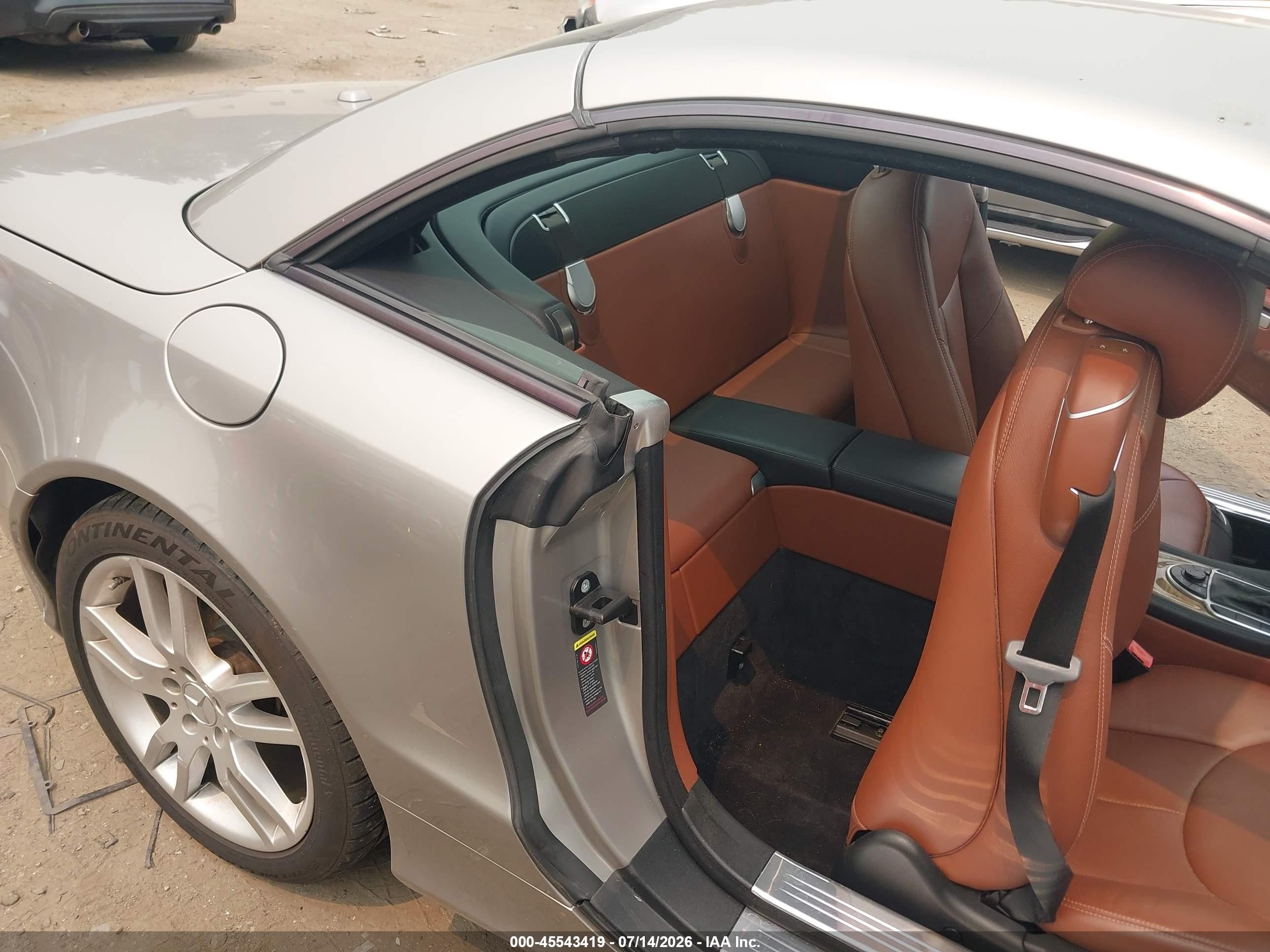 2007 Mercedes-benz Sl 550   Silver vin: WDBSK71F67F118848