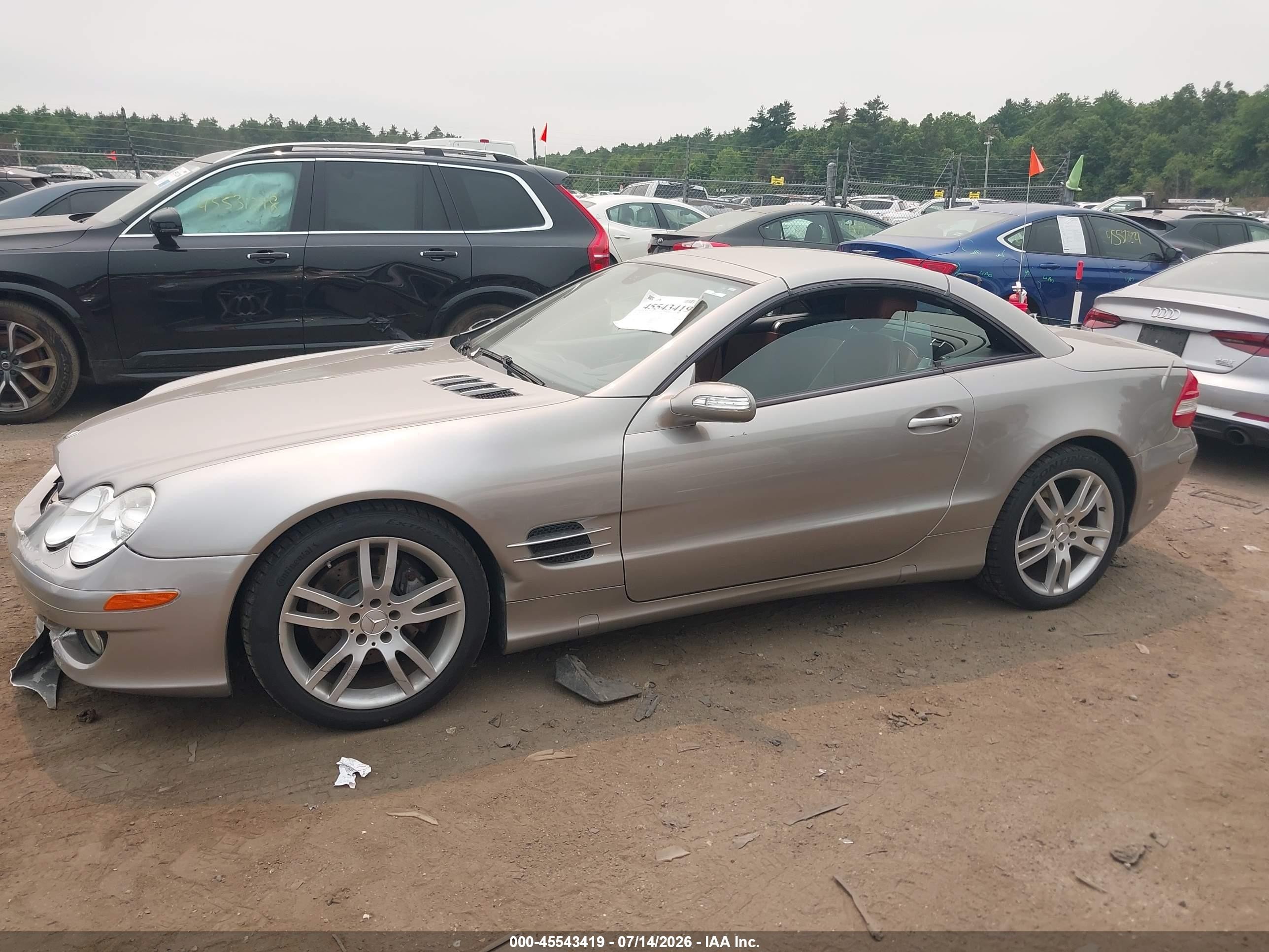 2007 Mercedes-benz Sl 550   Silver vin: WDBSK71F67F118848
