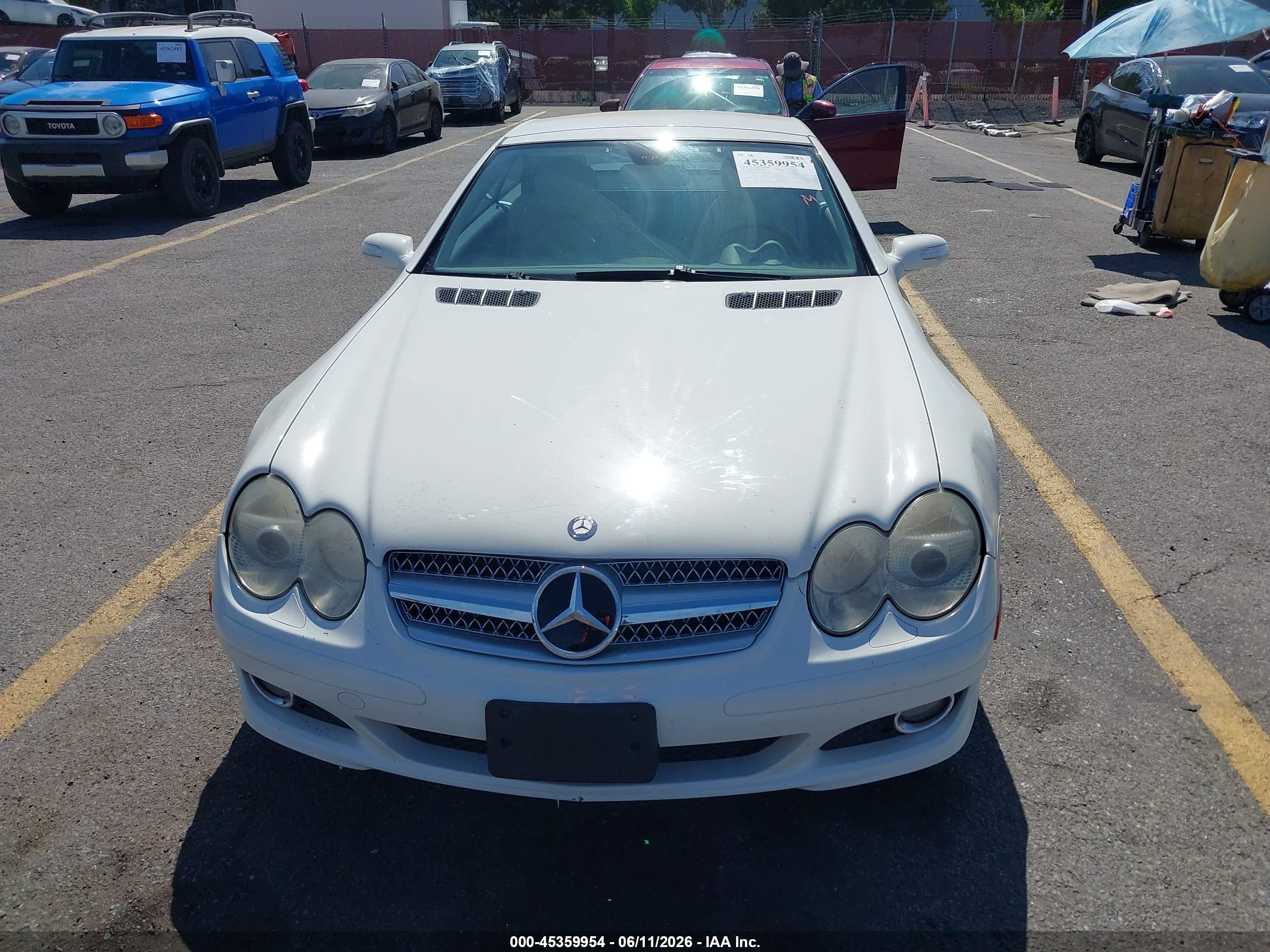 2007 Mercedes-benz Sl 550   Белый vin: WDBSK71F67F121815