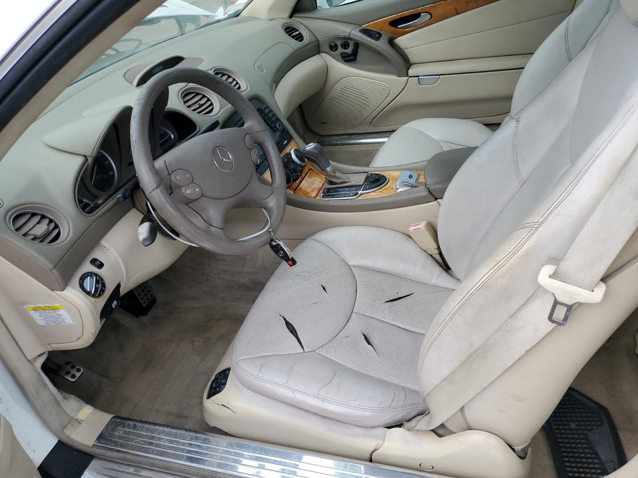 2007 Mercedes-benz Sl 550 White vin: WDBSK71F67F131857