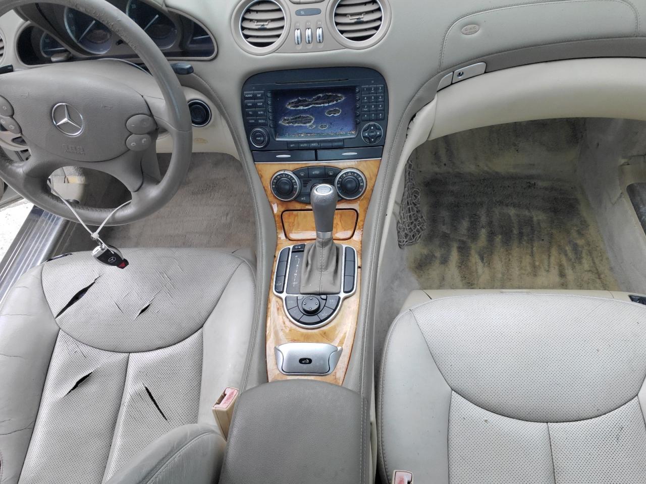 2007 Mercedes-benz Sl 550 White vin: WDBSK71F67F131857