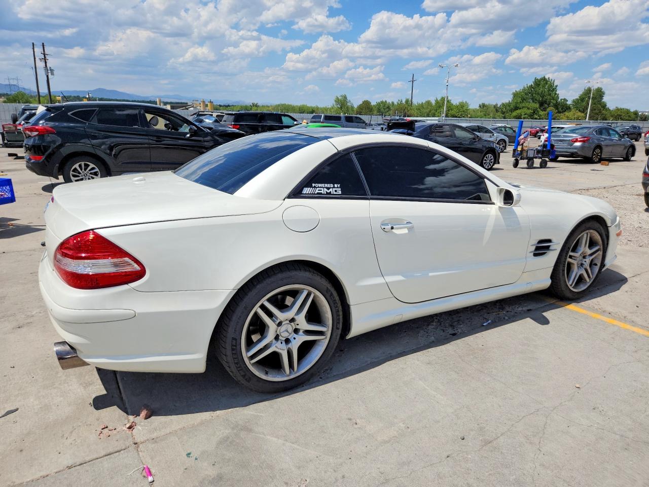 2007 Mercedes-benz Sl 550 White vin: WDBSK71F67F134967