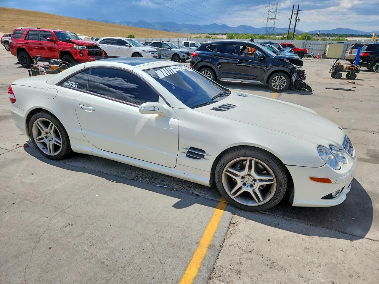 2007 Mercedes-benz Sl 550 White vin: WDBSK71F67F134967