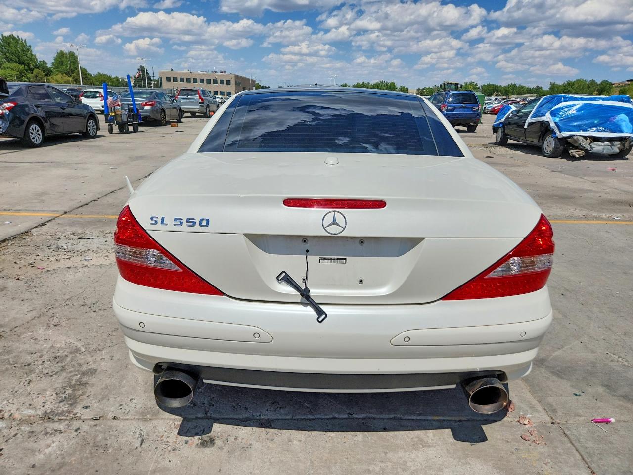 2007 Mercedes-benz Sl 550 White vin: WDBSK71F67F134967