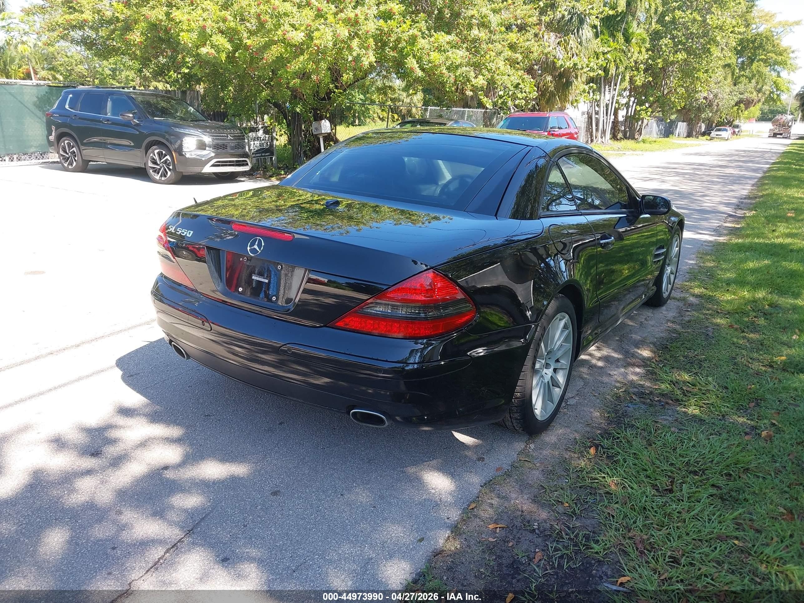 2008 Mercedes-benz Sl 550   Black vin: WDBSK71F68F140690