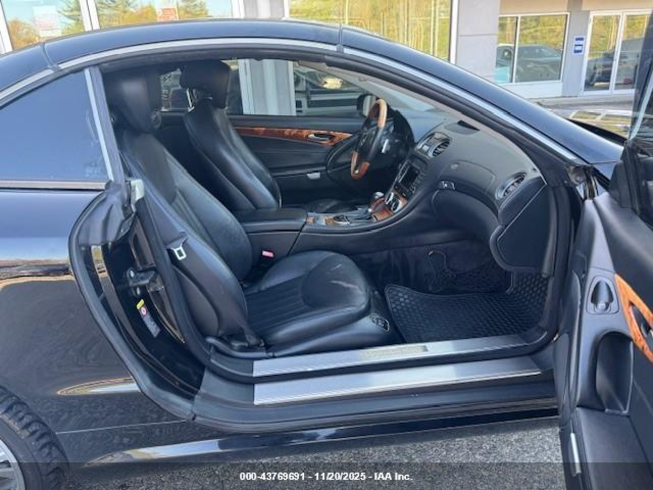 2009 Mercedes-benz Sl 550   Black vin: WDBSK71F69F148290