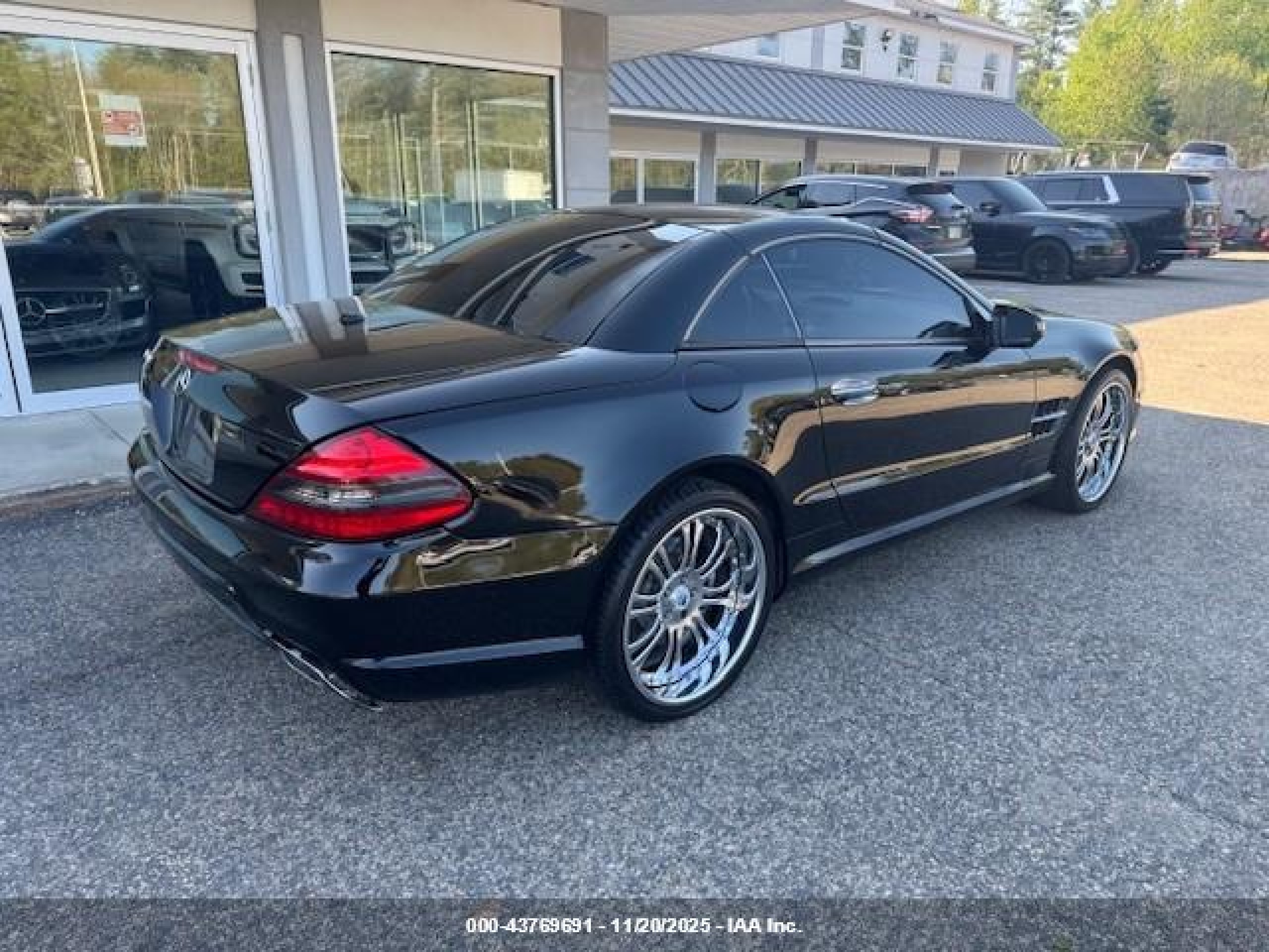 2009 Mercedes-benz Sl 550   Black vin: WDBSK71F69F148290