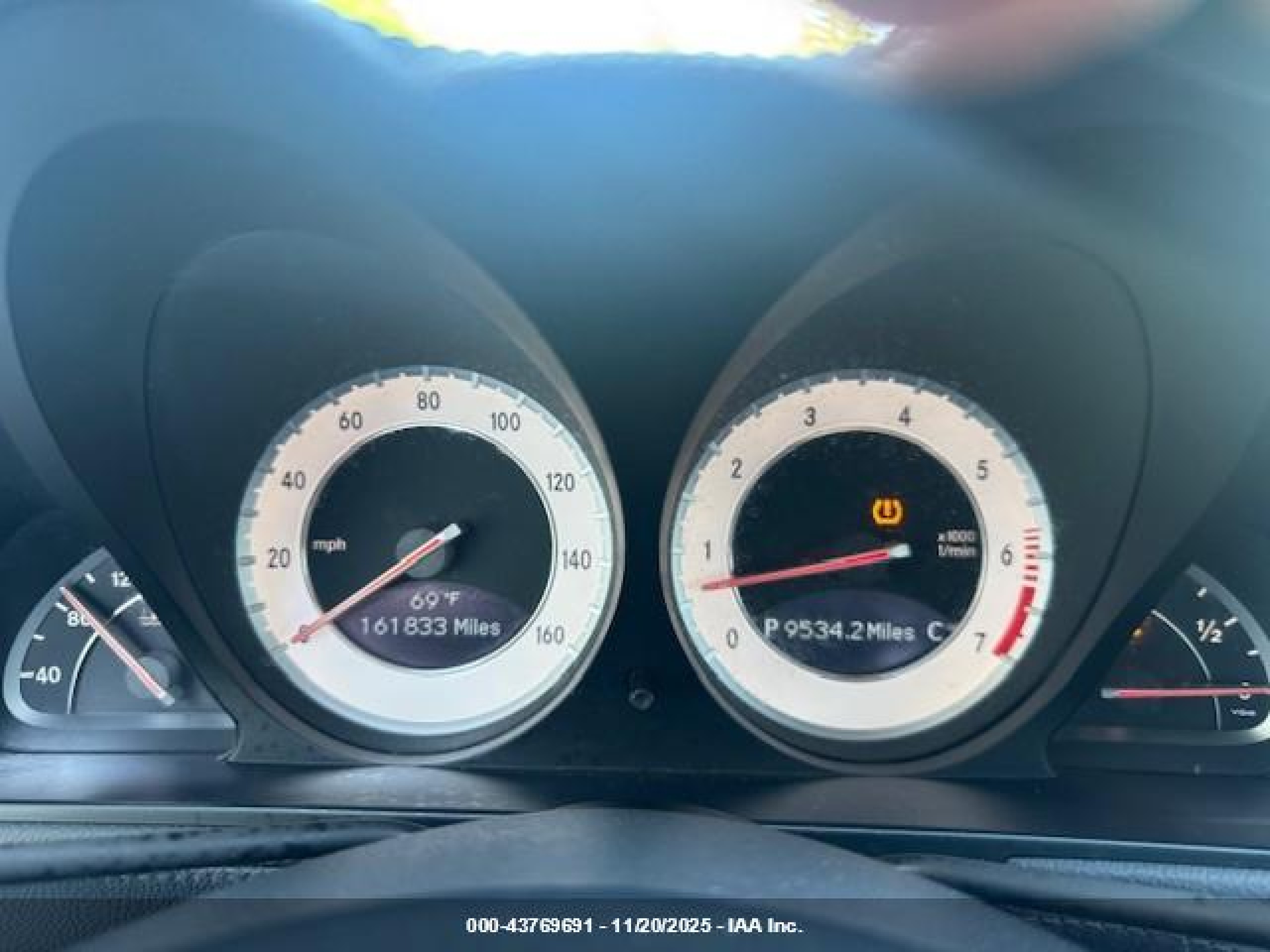2009 Mercedes-benz Sl 550   Black vin: WDBSK71F69F148290