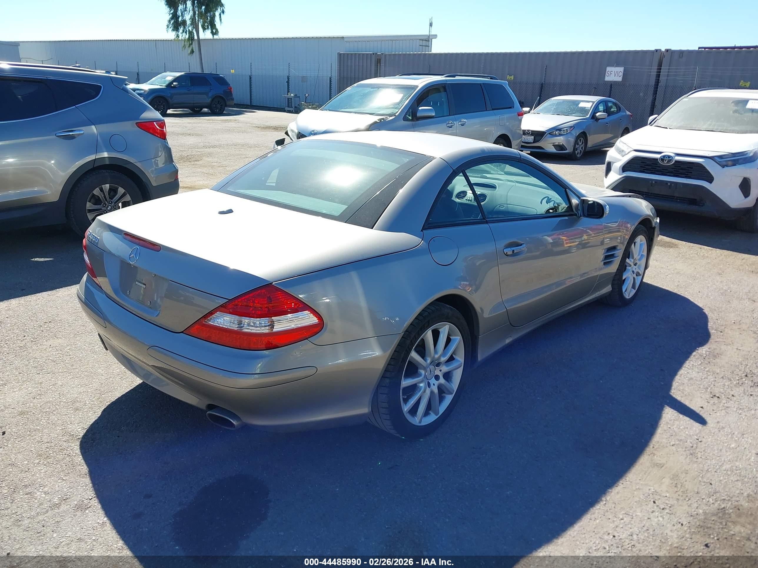 2007 Mercedes-benz Sl 550   Gray vin: WDBSK71F77F120138