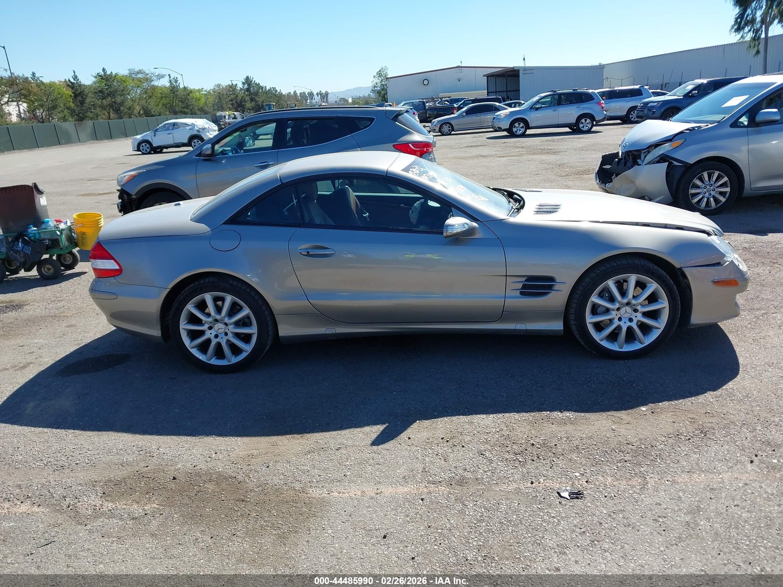 2007 Mercedes-benz Sl 550   Gray vin: WDBSK71F77F120138
