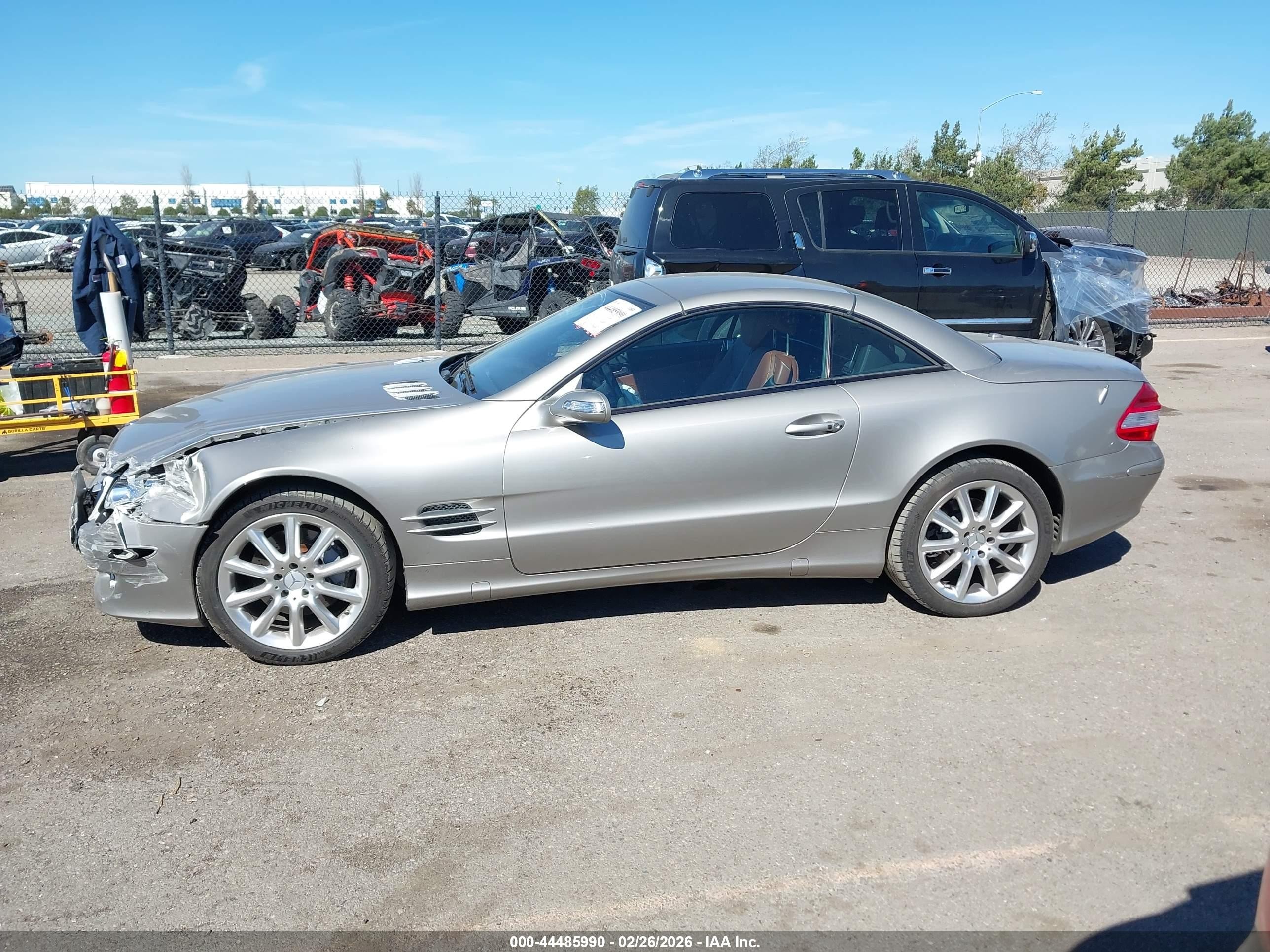 2007 Mercedes-benz Sl 550   Gray vin: WDBSK71F77F120138