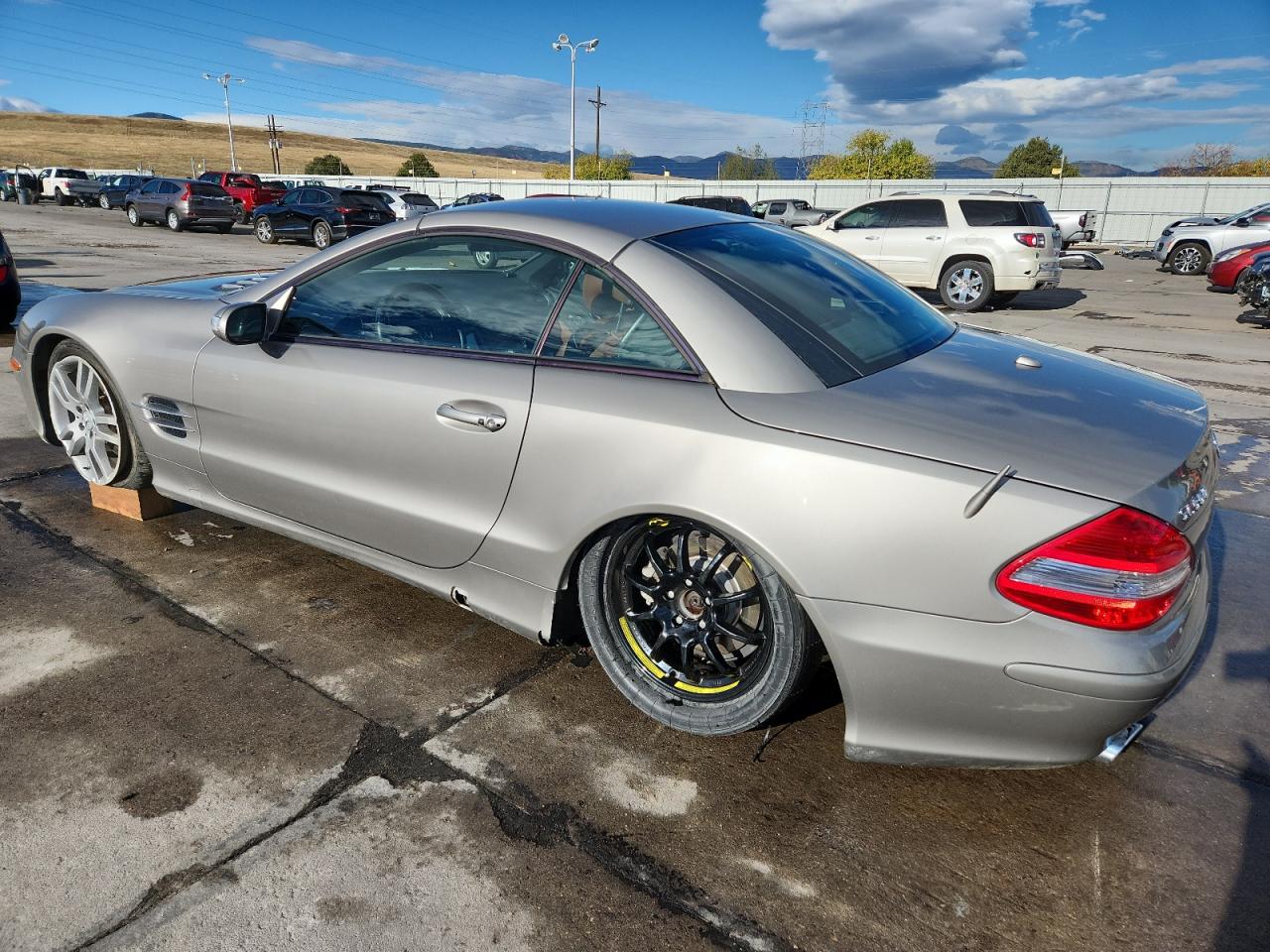 2007 Mercedes-benz Sl 550 Beige vin: WDBSK71F77F120687