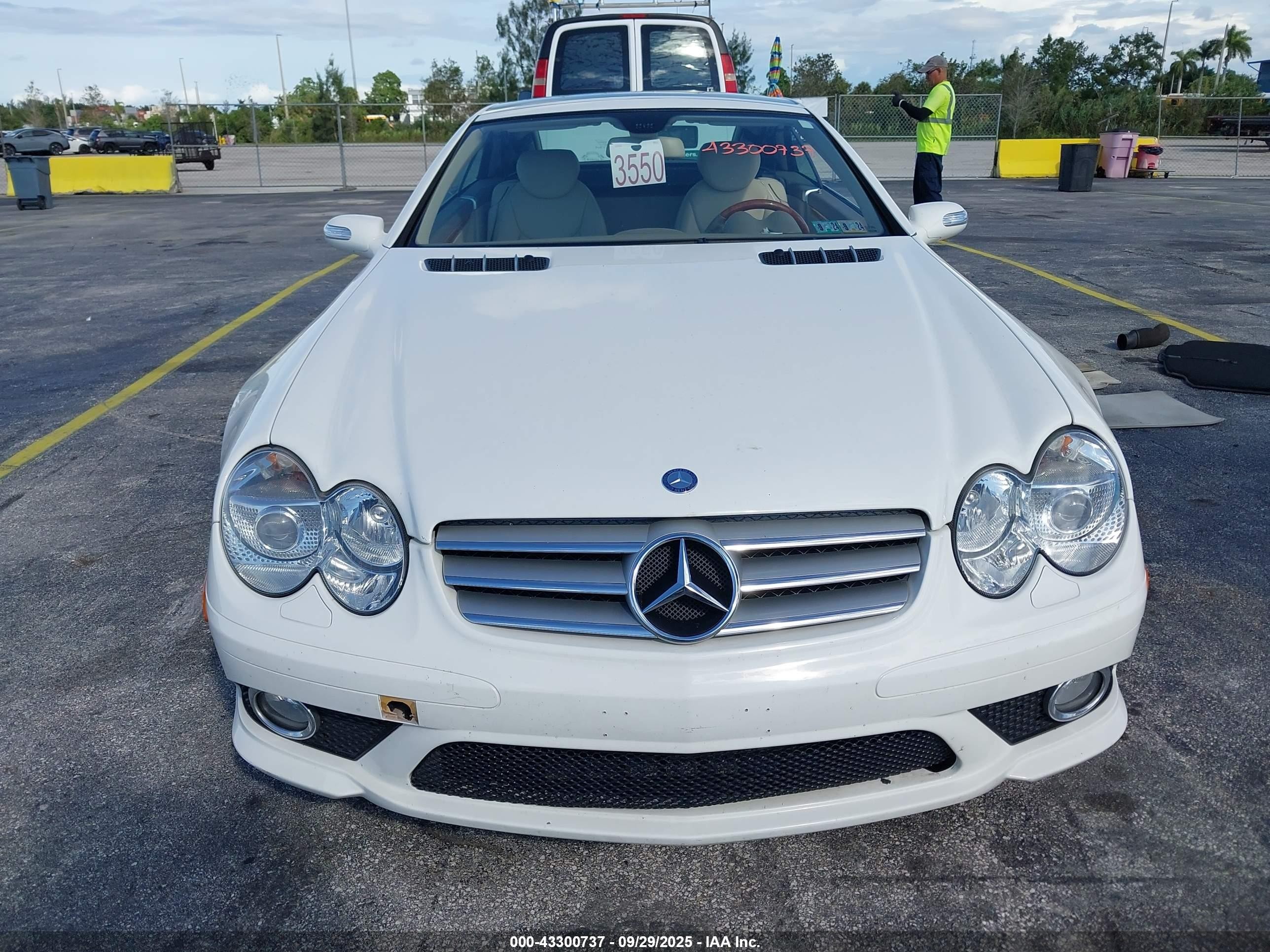 2007 Mercedes-benz Sl 550   Белый vin: WDBSK71F77F134525