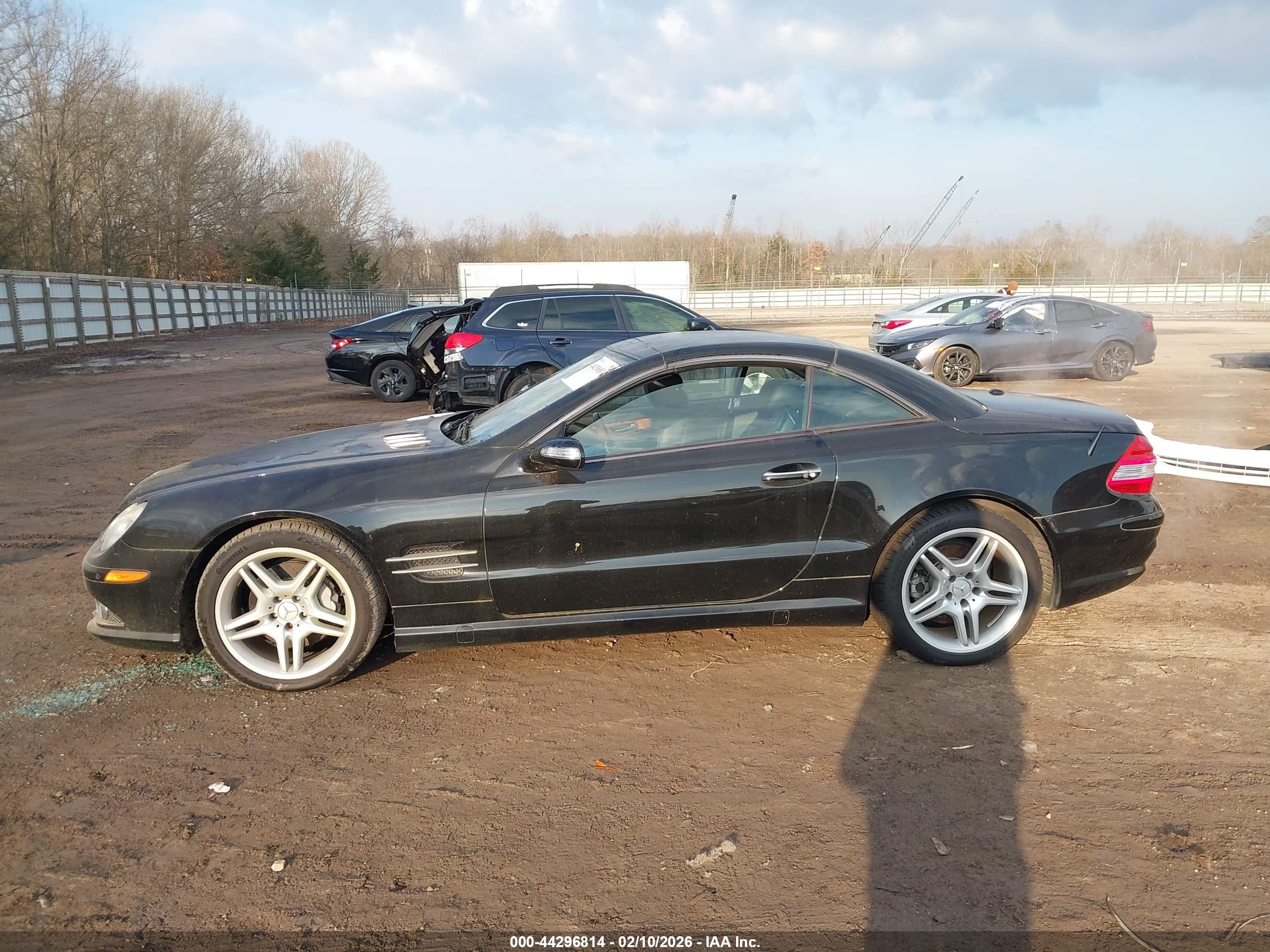 2008 Mercedes-benz Sl 550   Black vin: WDBSK71F78F139662