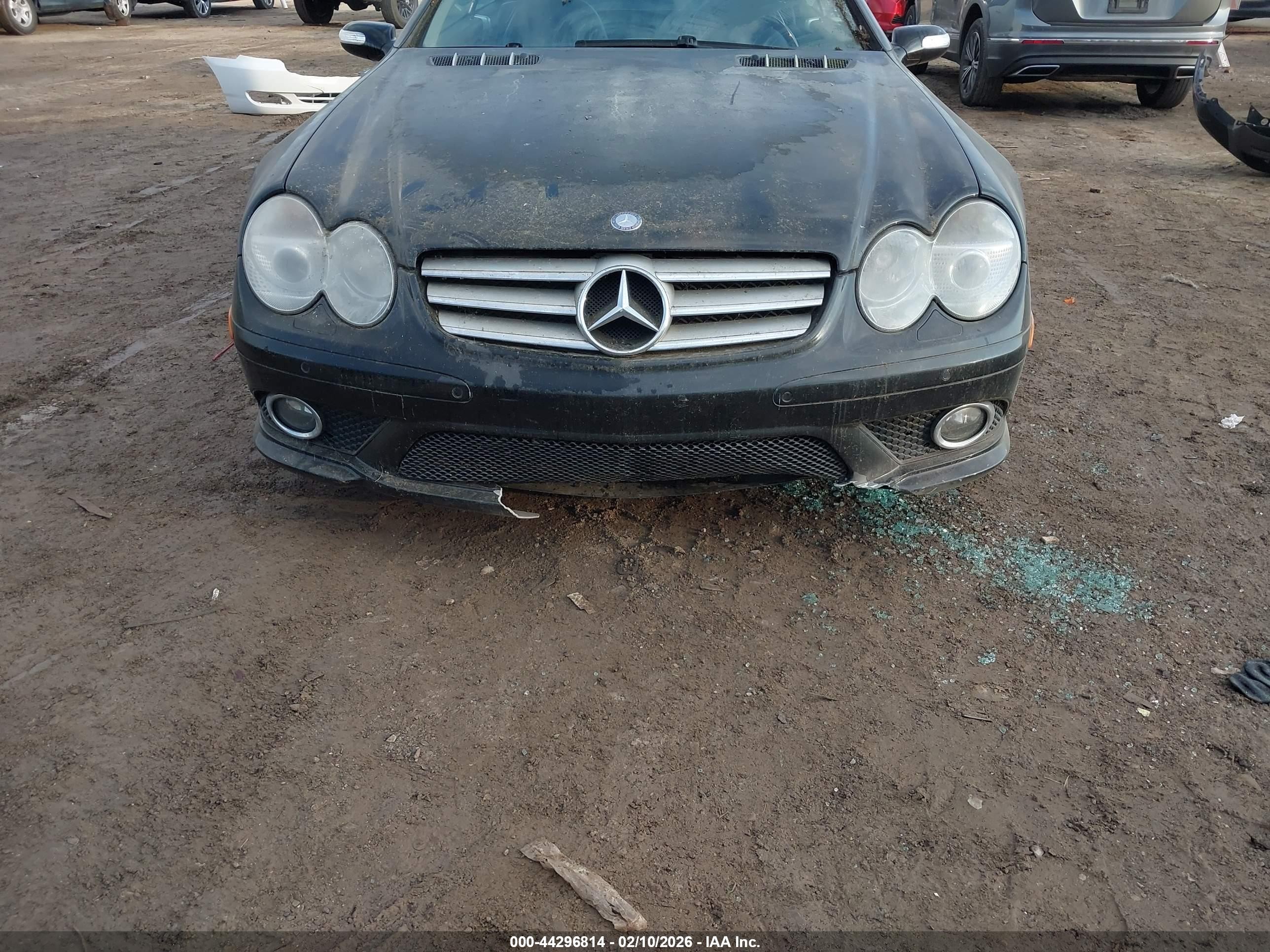 2008 Mercedes-benz Sl 550   Black vin: WDBSK71F78F139662
