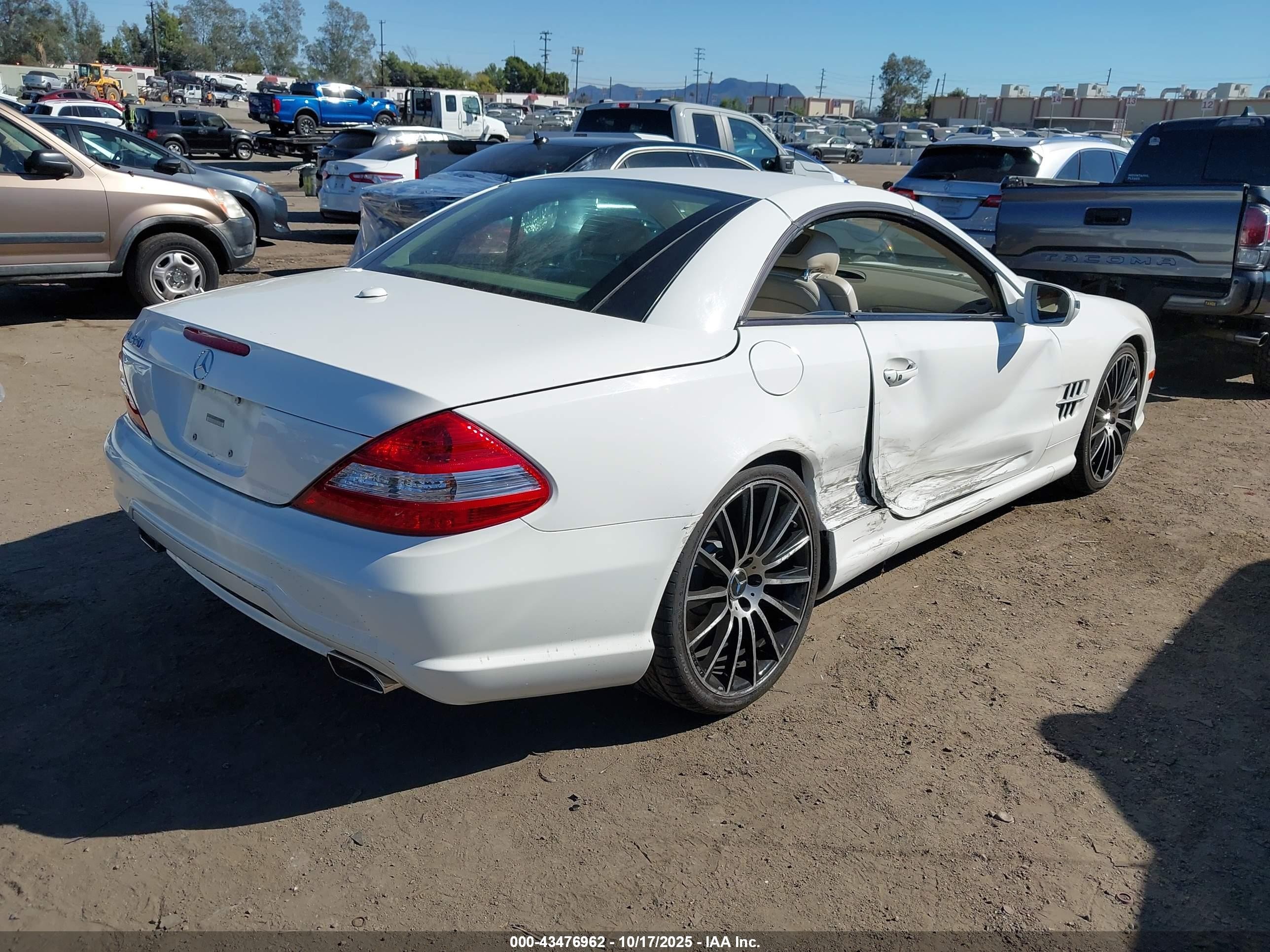 2009 Mercedes-benz Sl 550   White vin: WDBSK71F79F143678