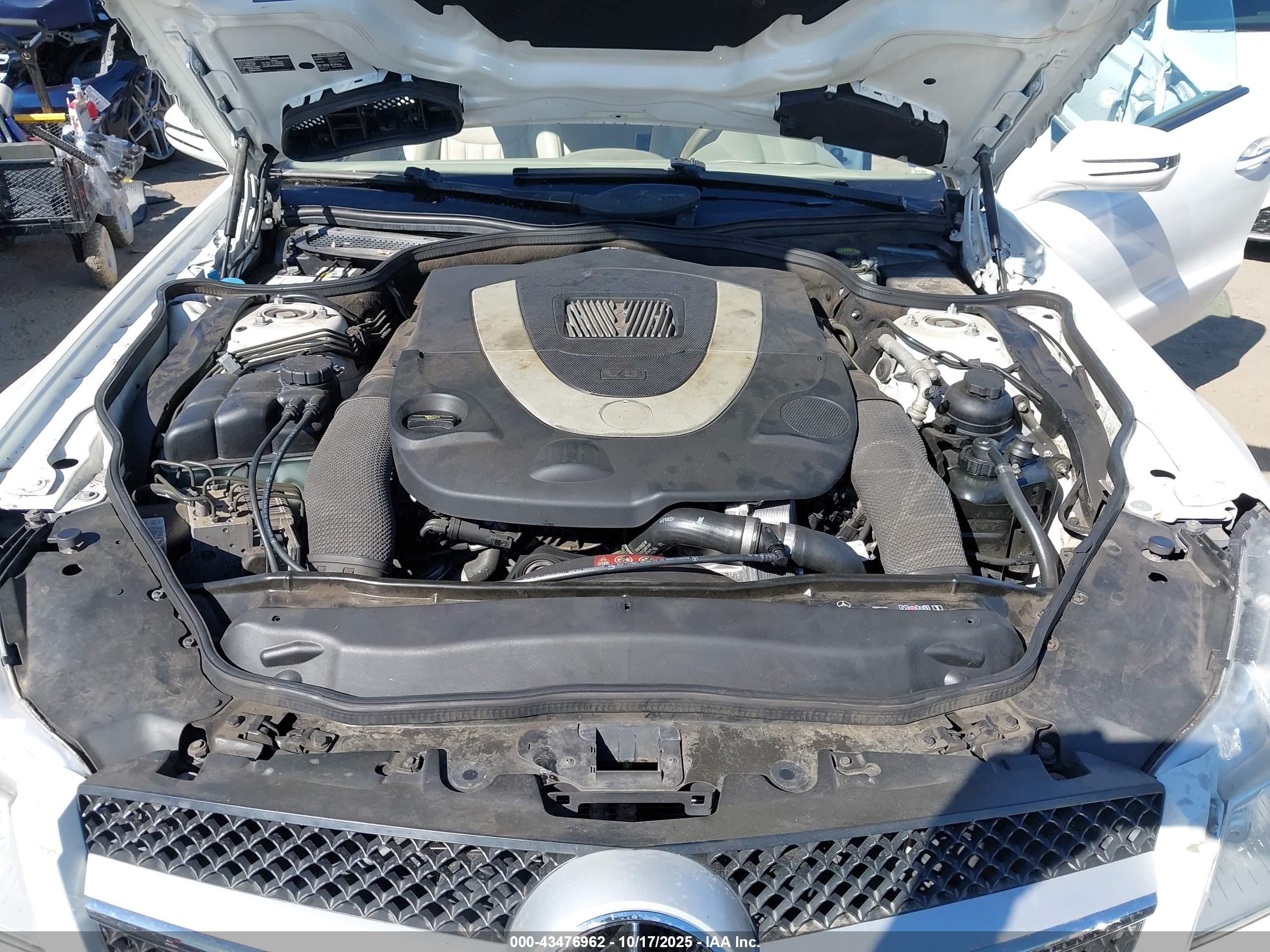 2009 Mercedes-benz Sl 550   White vin: WDBSK71F79F143678