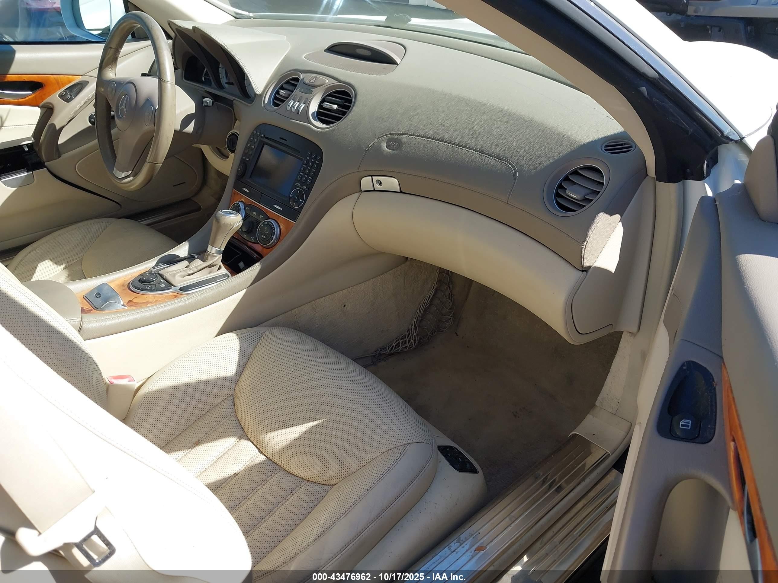 2009 Mercedes-benz Sl 550   White vin: WDBSK71F79F143678