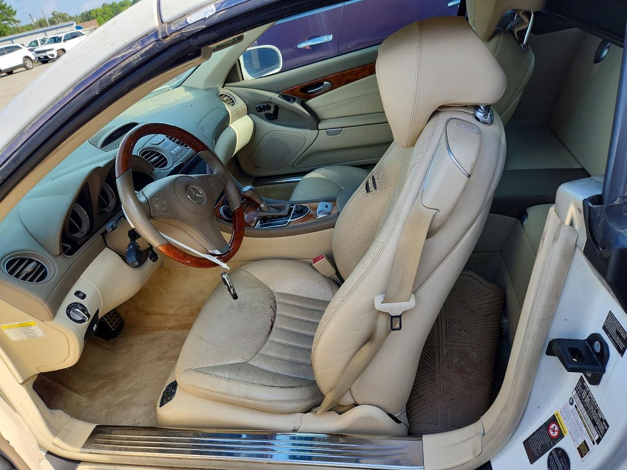 2009 Mercedes-benz Sl 550 White vin: WDBSK71F79F146659