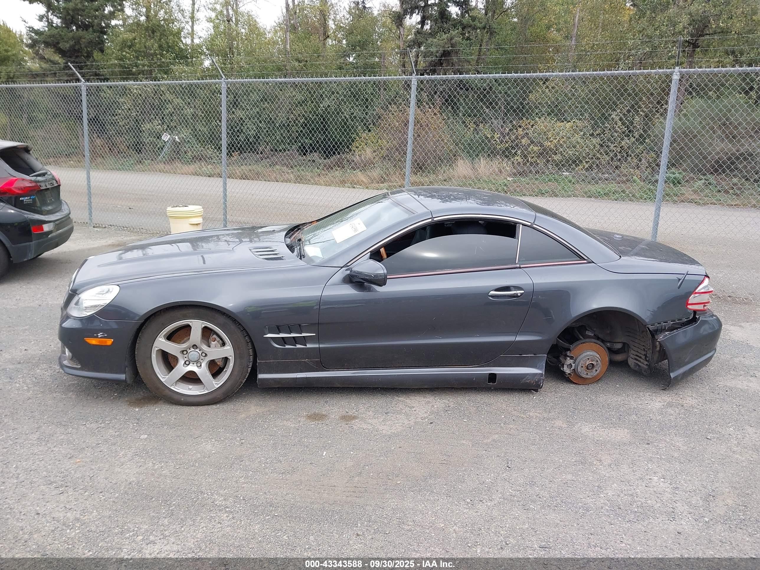 2009 Mercedes-benz Sl 550   Gray vin: WDBSK71F79F150260