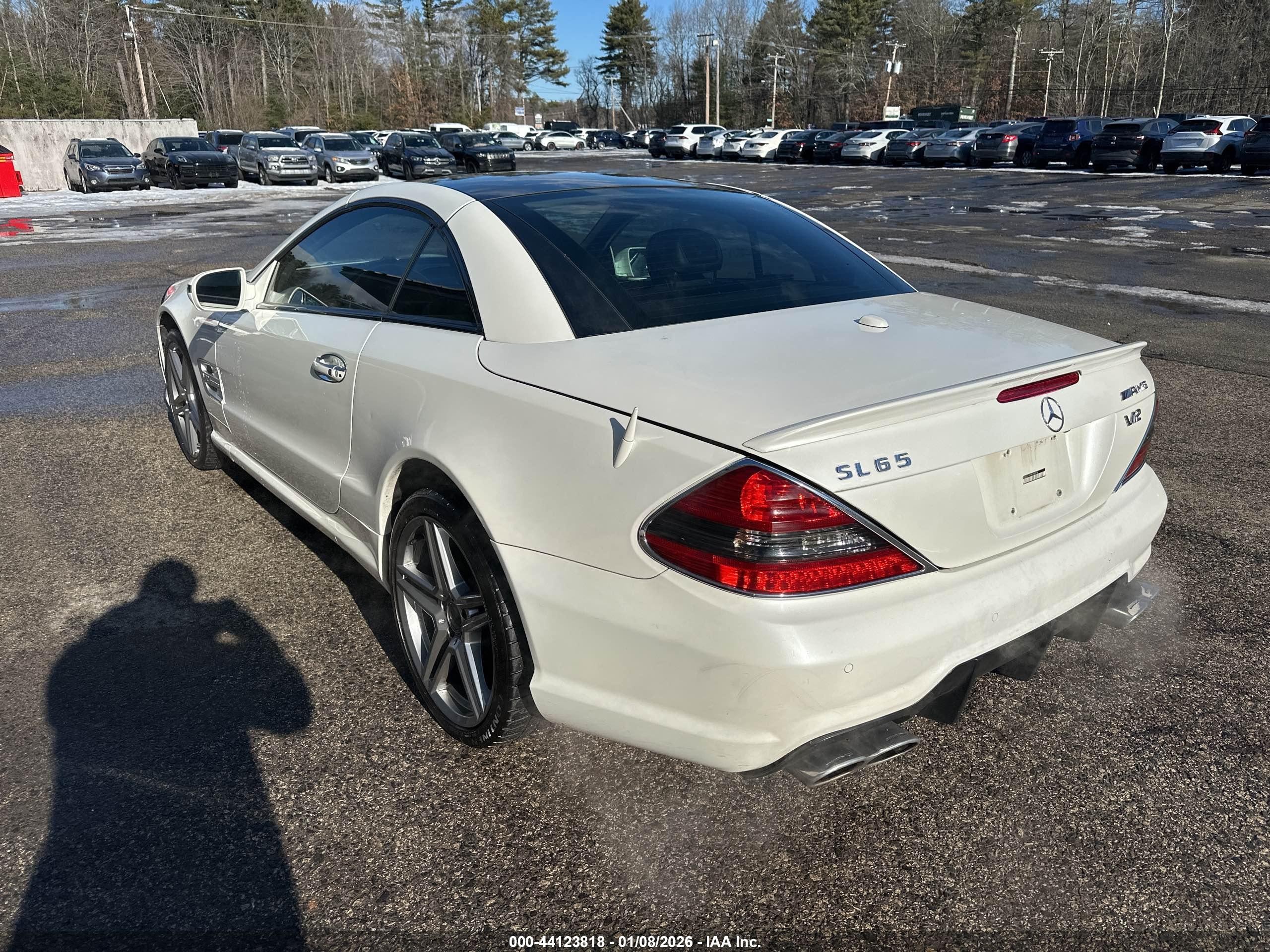 2009 Mercedes-benz Sl 550   White vin: WDBSK71F79F150775