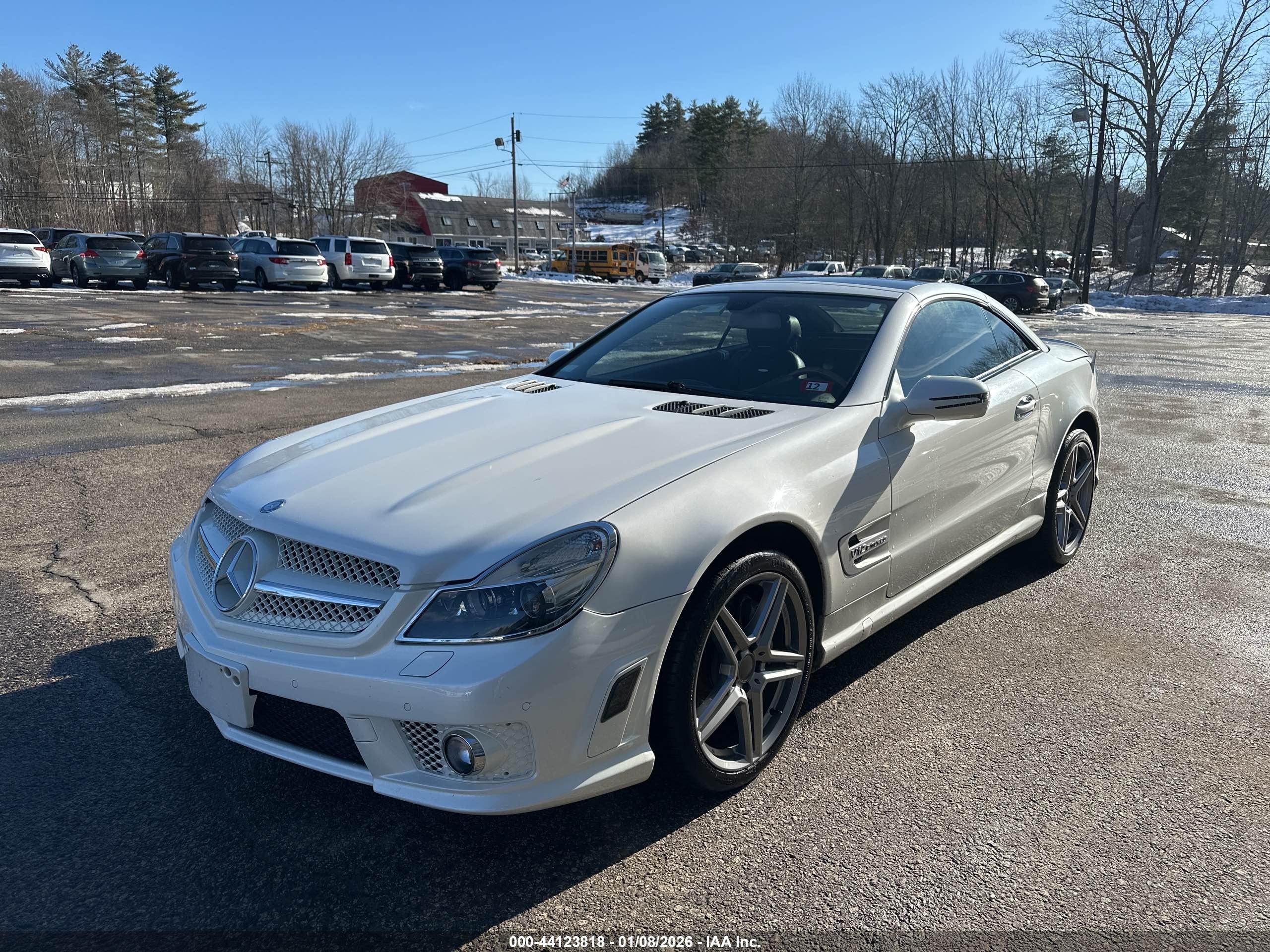 2009 Mercedes-benz Sl 550   White vin: WDBSK71F79F150775