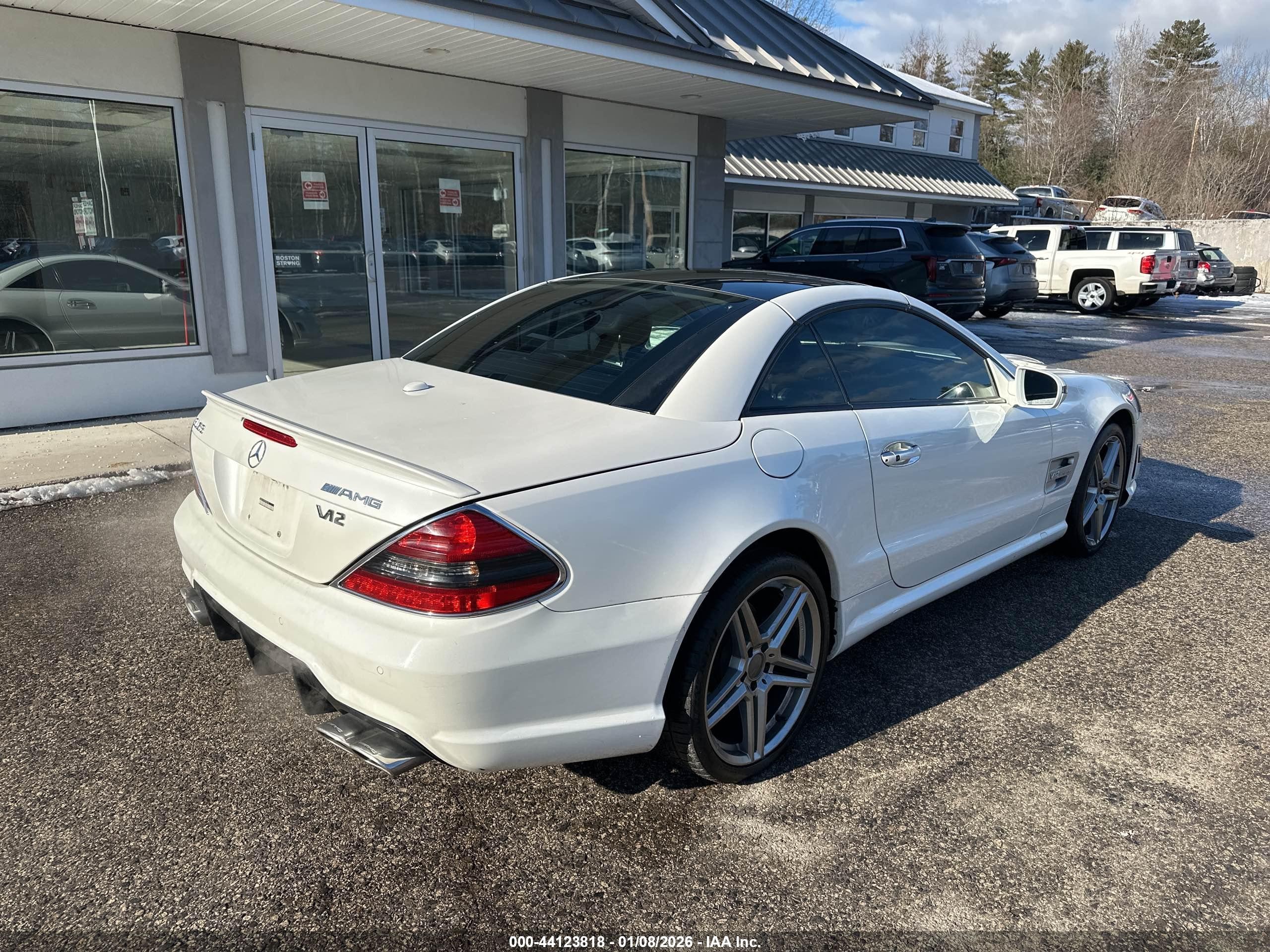 2009 Mercedes-benz Sl 550   White vin: WDBSK71F79F150775