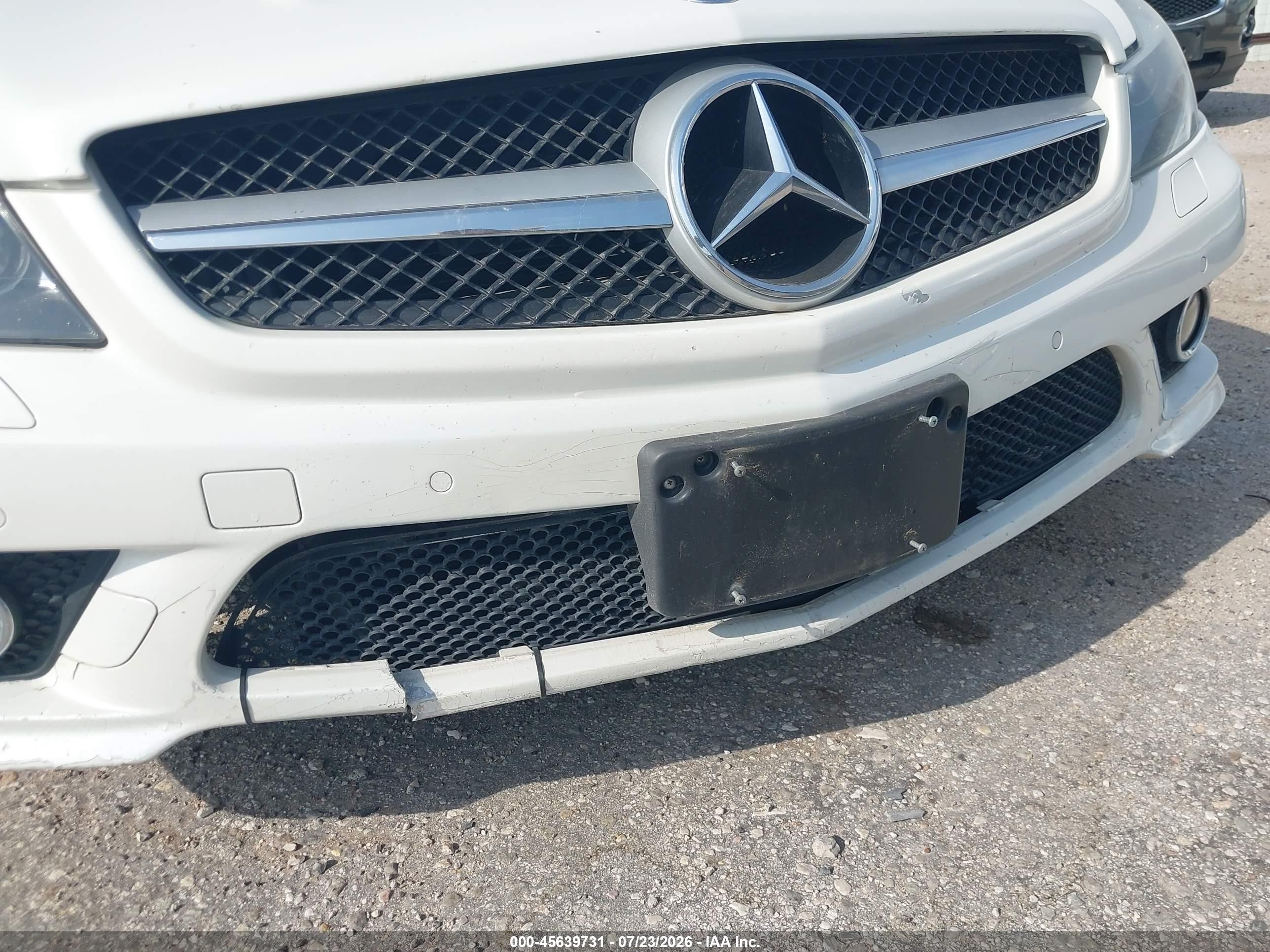 2009 Mercedes-benz Sl 550   White vin: WDBSK71F79F156687