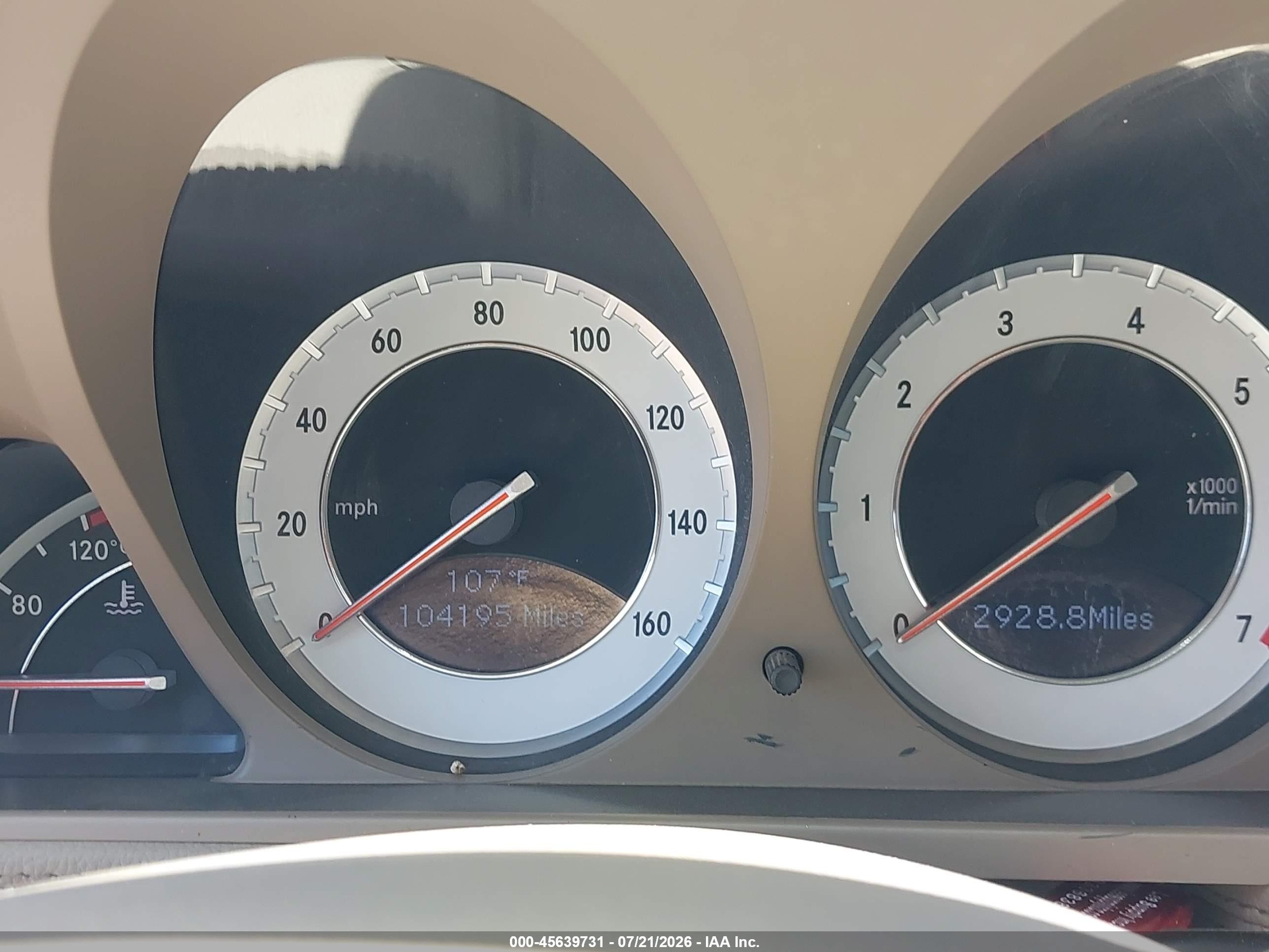 2009 Mercedes-benz Sl 550   White vin: WDBSK71F79F156687