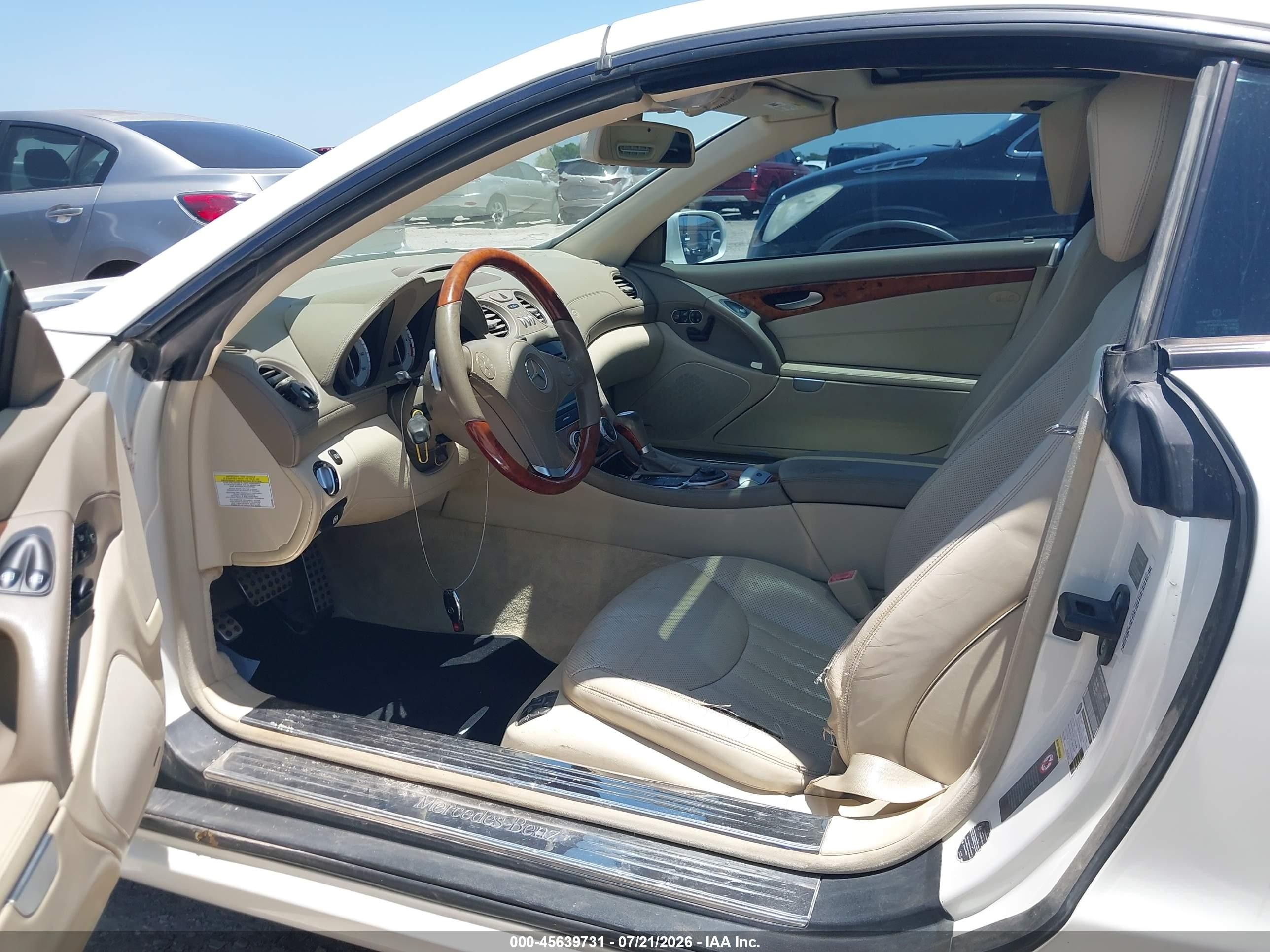 2009 Mercedes-benz Sl 550   White vin: WDBSK71F79F156687