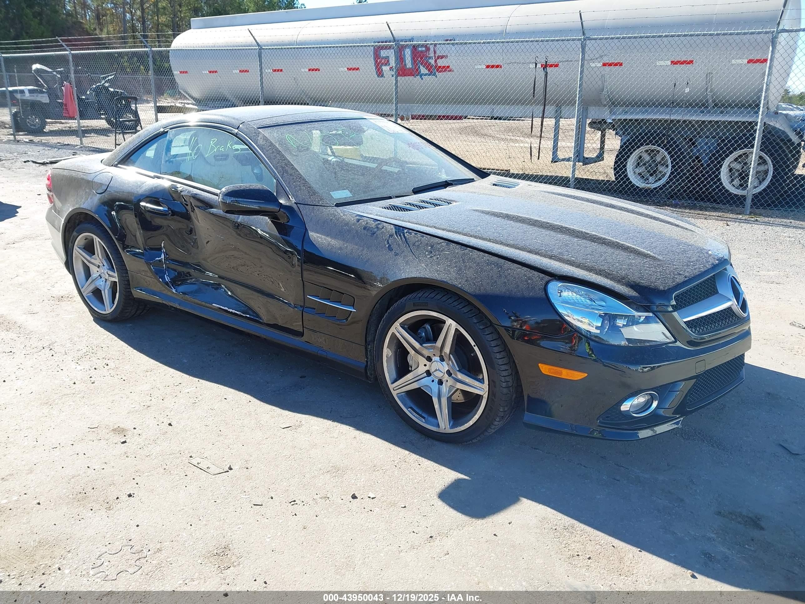 2009 Mercedes-benz Sl 550   Black vin: WDBSK71F89F150400