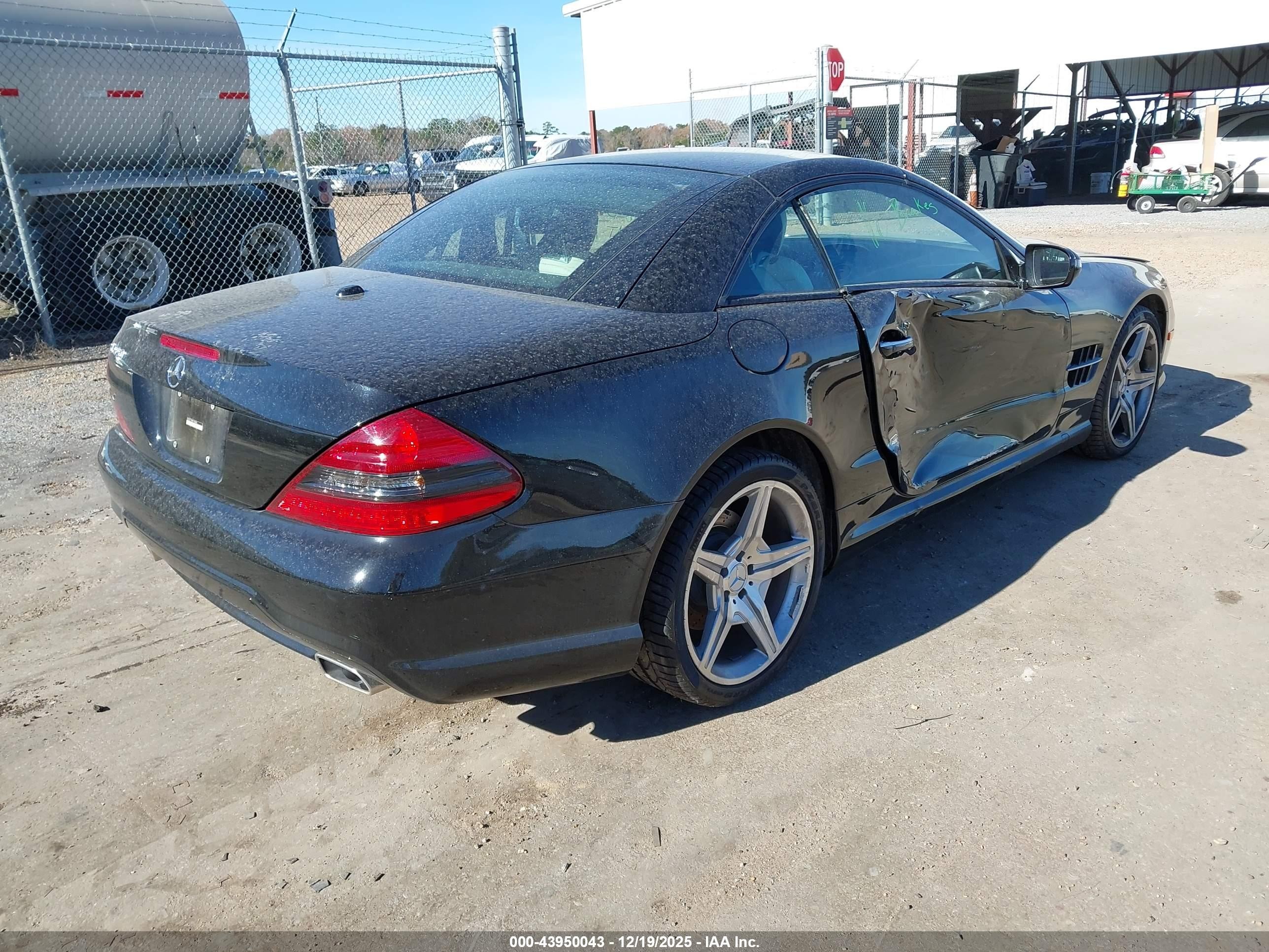 2009 Mercedes-benz Sl 550   Black vin: WDBSK71F89F150400