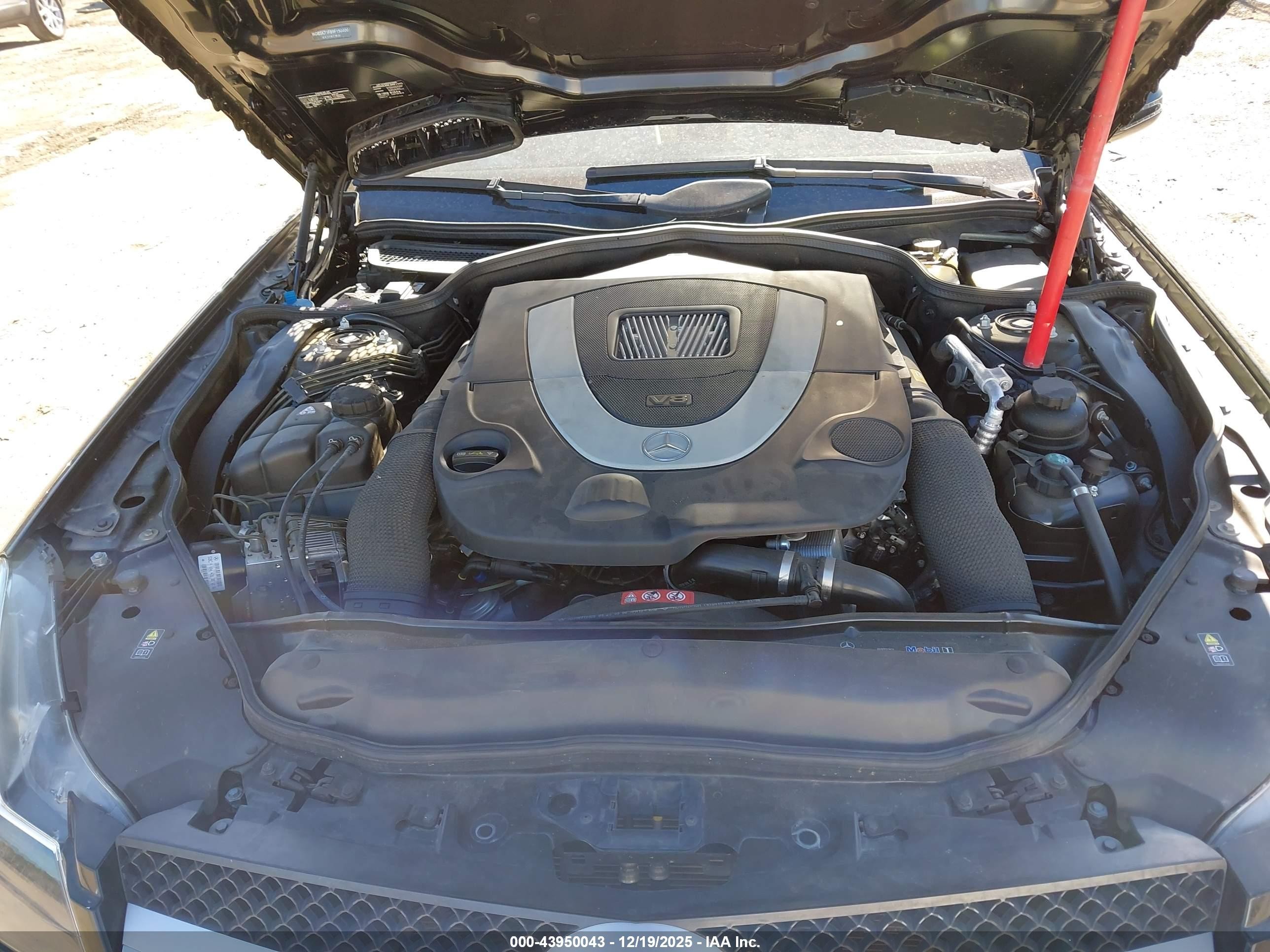 2009 Mercedes-benz Sl 550   Black vin: WDBSK71F89F150400