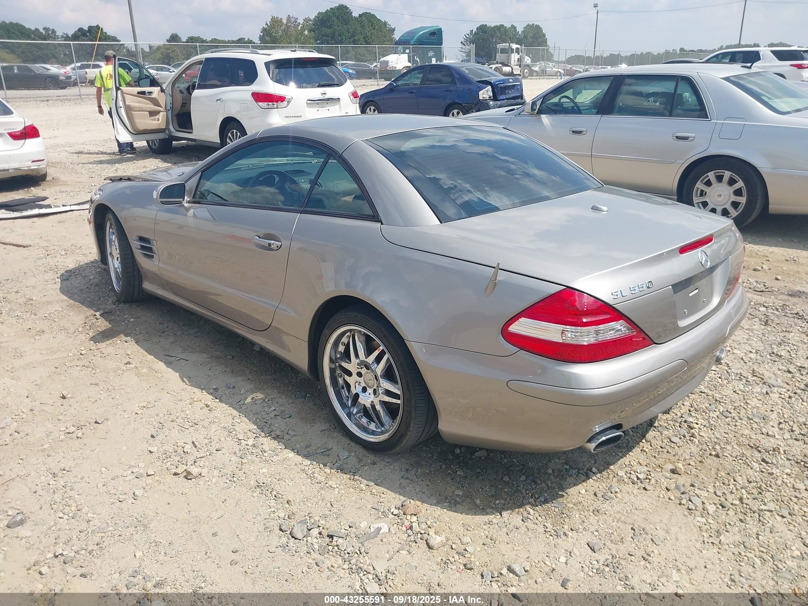 2007 Mercedes-benz Sl 550   Бежевый vin: WDBSK71F97F120240