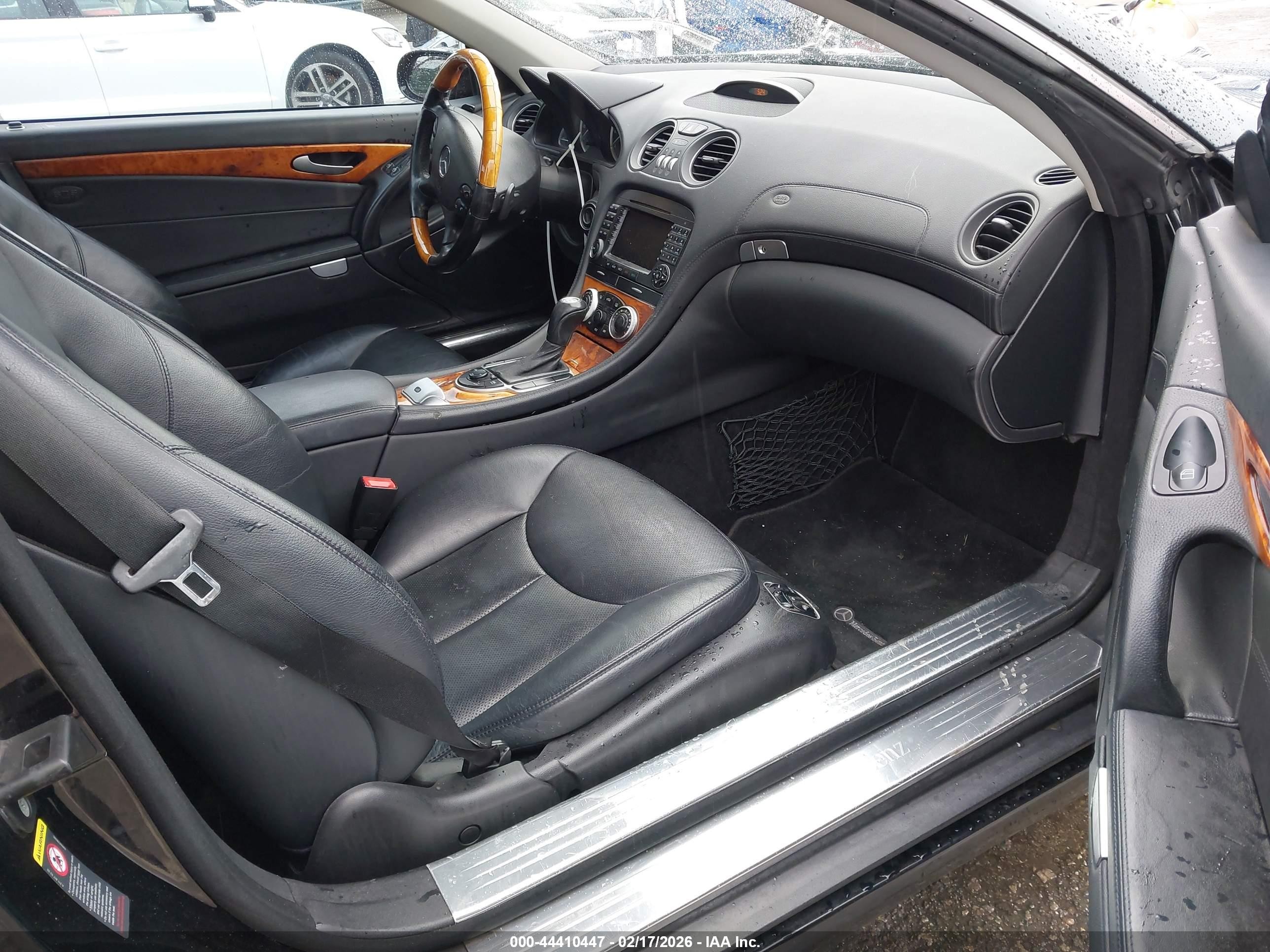 2007 Mercedes-benz Sl 550   Black vin: WDBSK71F97F125597