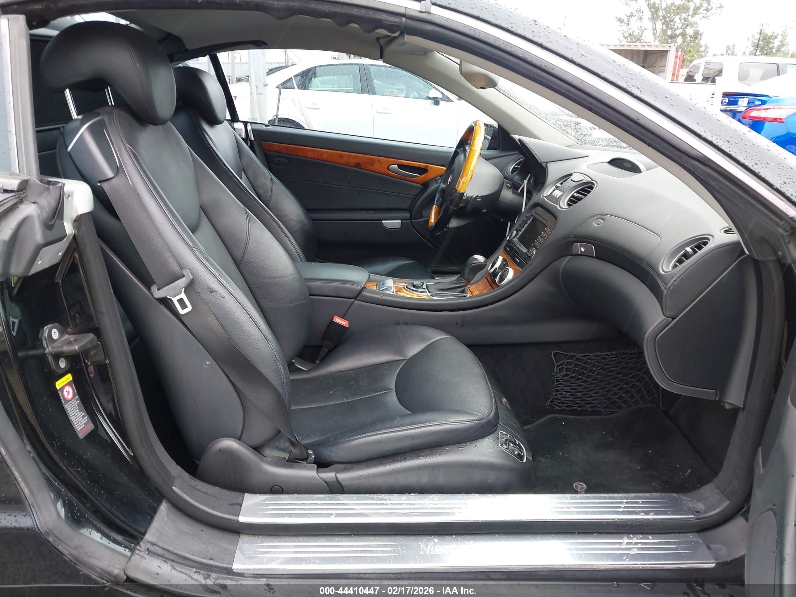 2007 Mercedes-benz Sl 550   Black vin: WDBSK71F97F125597