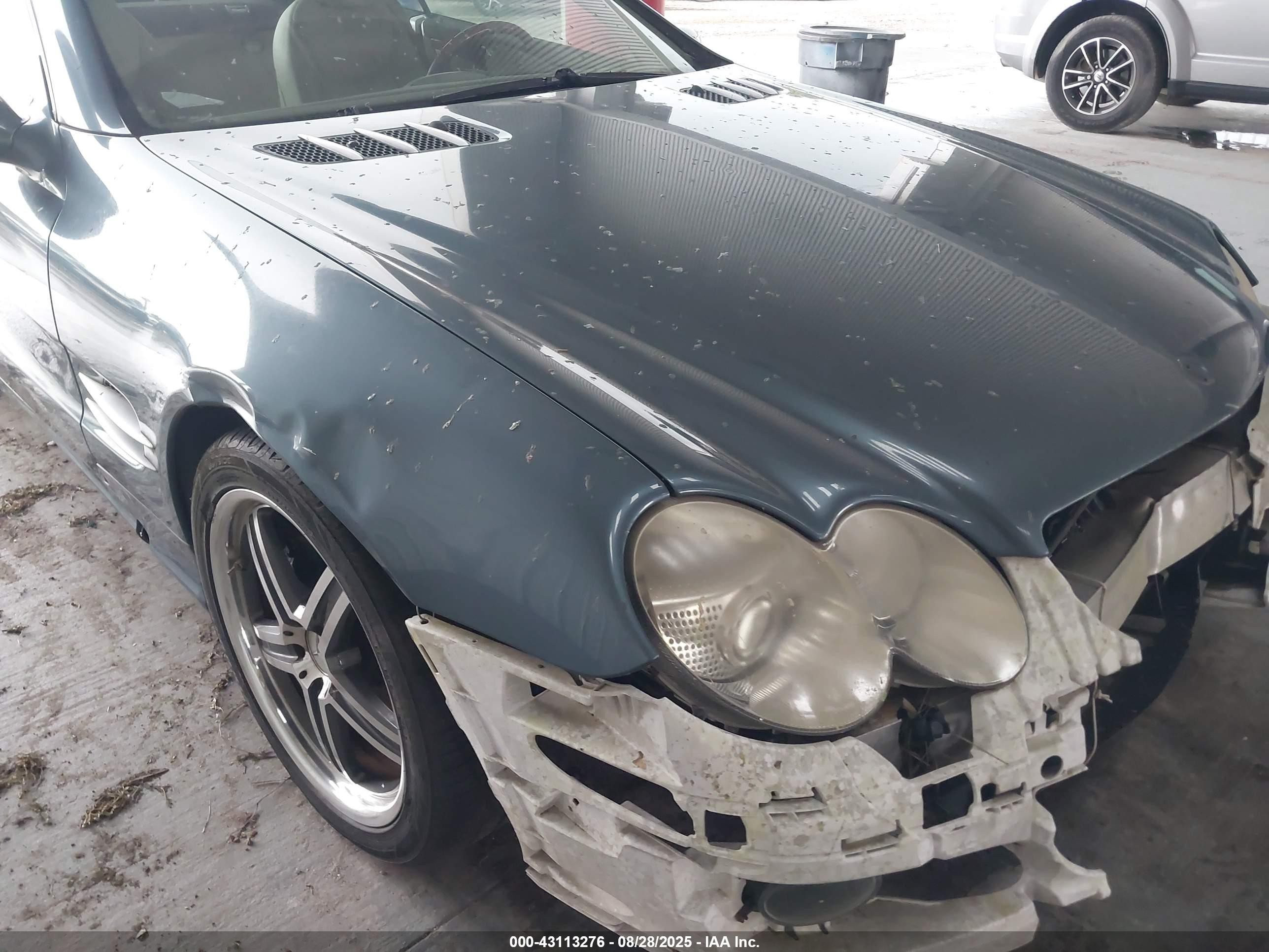 2007 Mercedes-benz Sl 550   Dark Blue vin: WDBSK71F97F128242