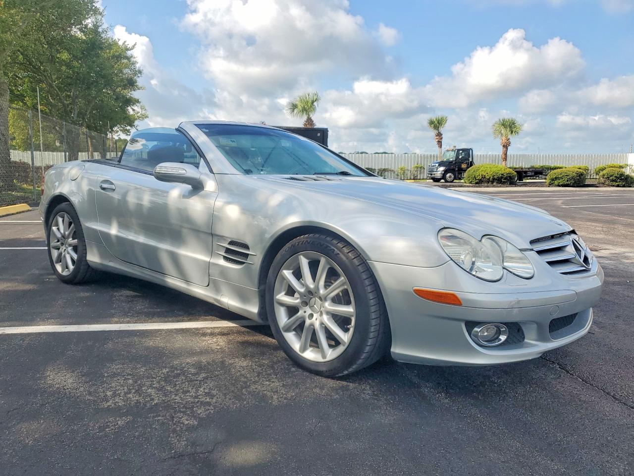 2007 Mercedes-benz Sl 550 Silver vin: WDBSK71F97F133652