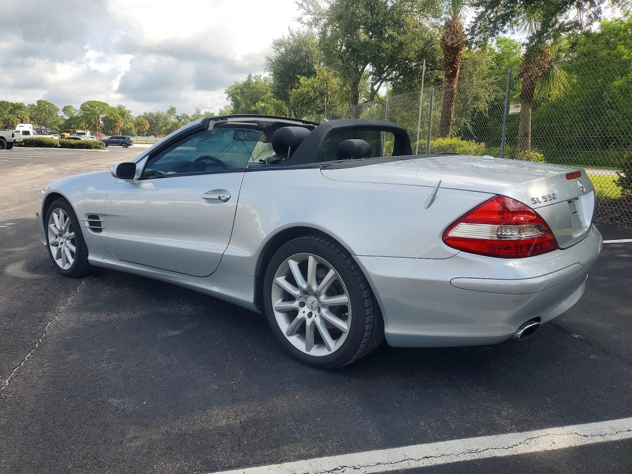 2007 Mercedes-benz Sl 550 Silver vin: WDBSK71F97F133652