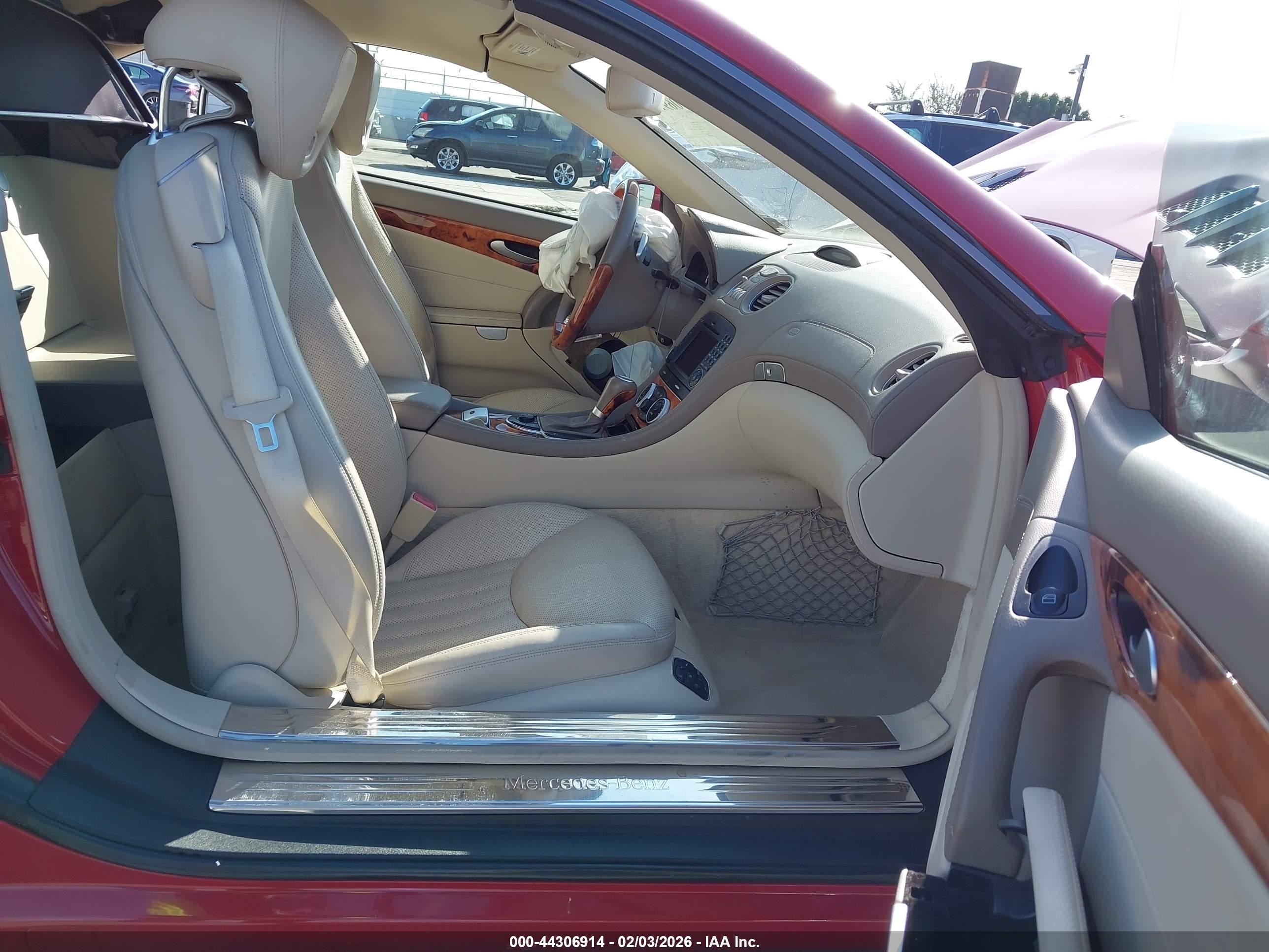 2009 Mercedes-benz Sl 550   Red vin: WDBSK71F99F144041