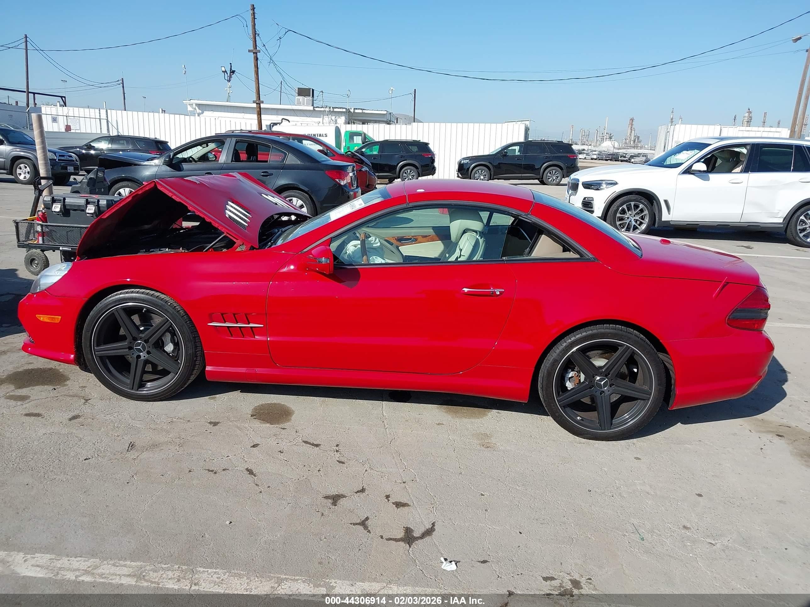 2009 Mercedes-benz Sl 550   Red vin: WDBSK71F99F144041