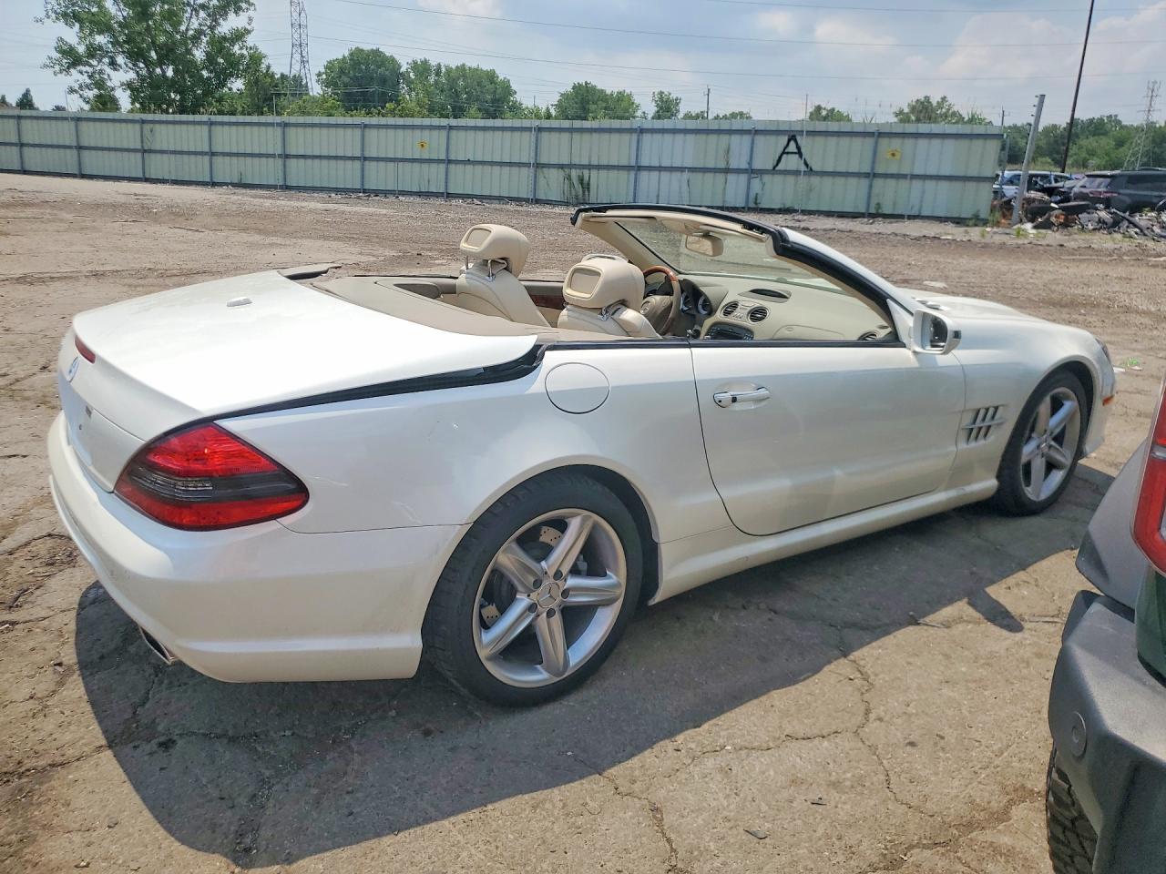 2009 Mercedes-benz Sl 550 Белый vin: WDBSK71F99F151975