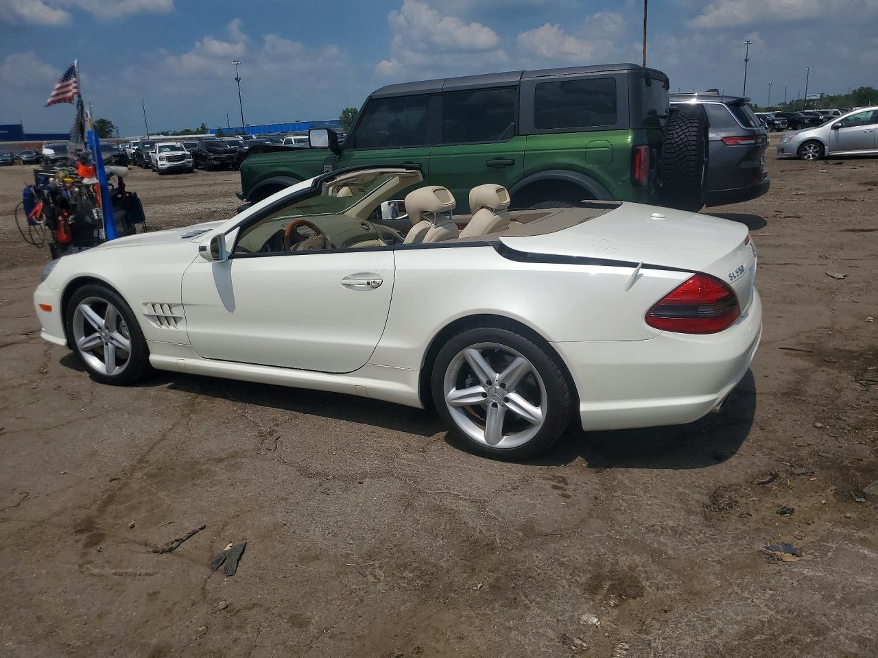 2009 Mercedes-benz Sl 550 Белый vin: WDBSK71F99F151975