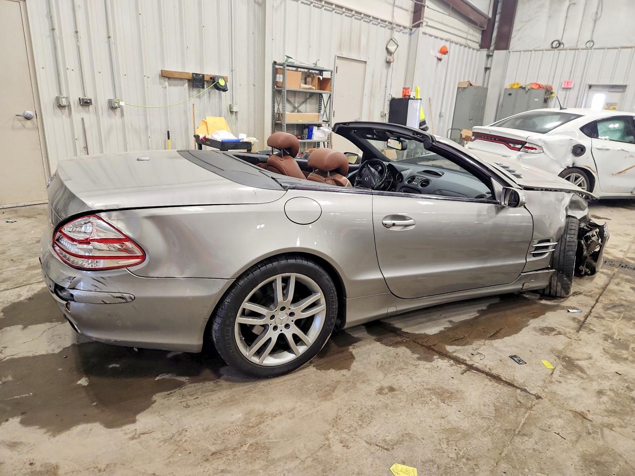 2007 Mercedes-benz Sl 550 Silver vin: WDBSK71FX7F118612
