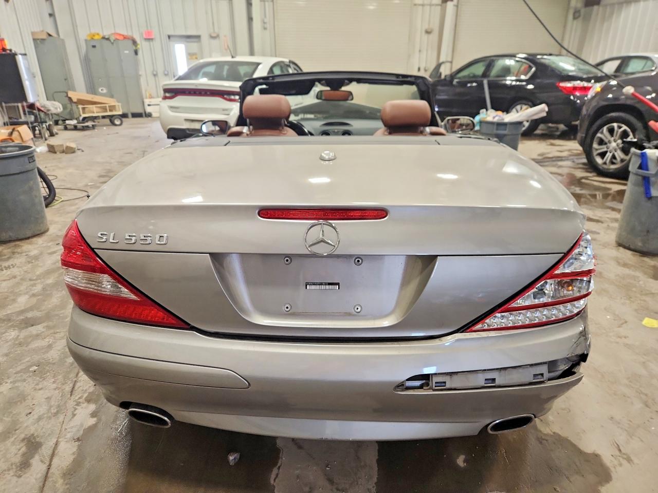 2007 Mercedes-benz Sl 550 Silver vin: WDBSK71FX7F118612